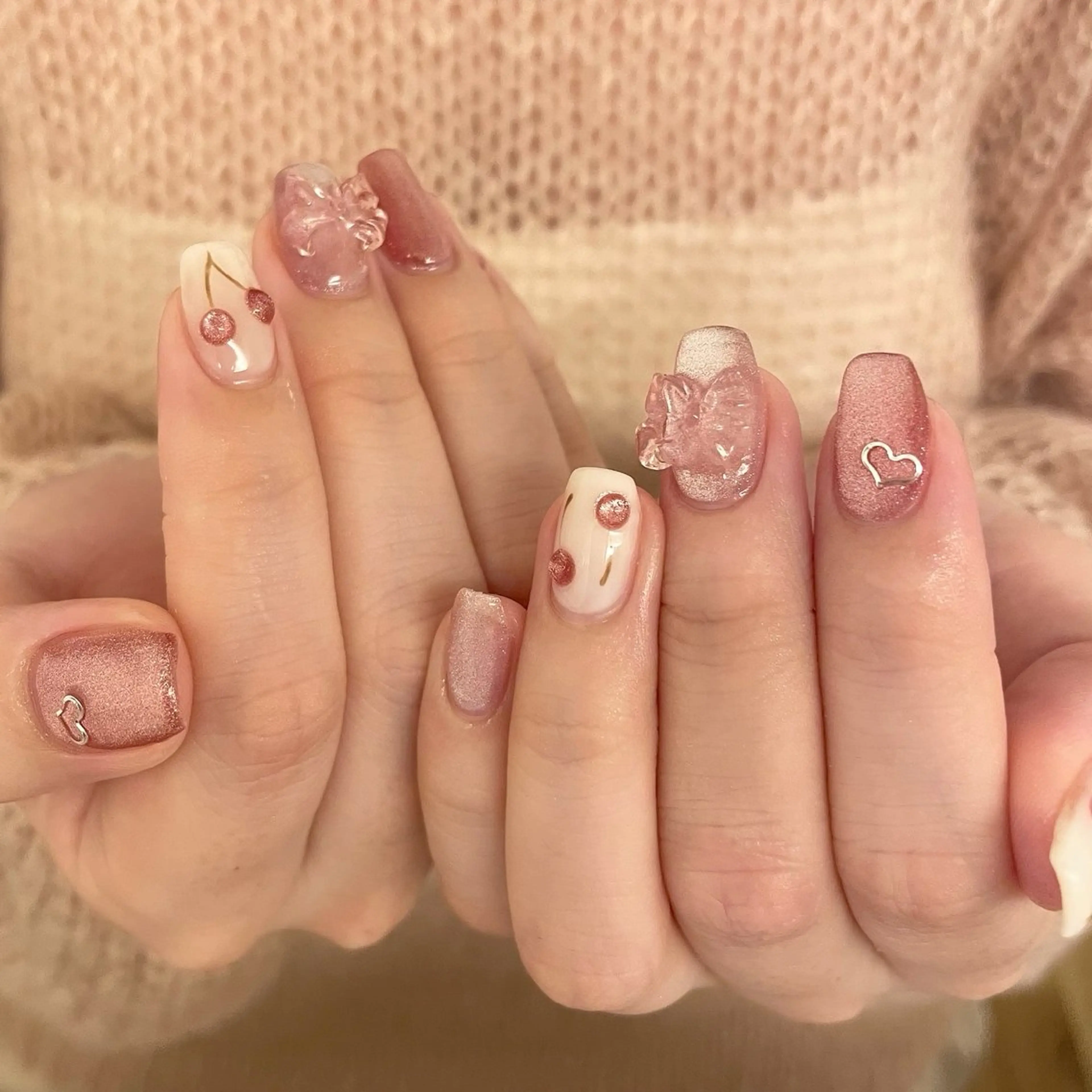 ネイル マグネットネイル ピンク ハンドネイル Agapi所属・Agapi💐 momoのネイルデザイン