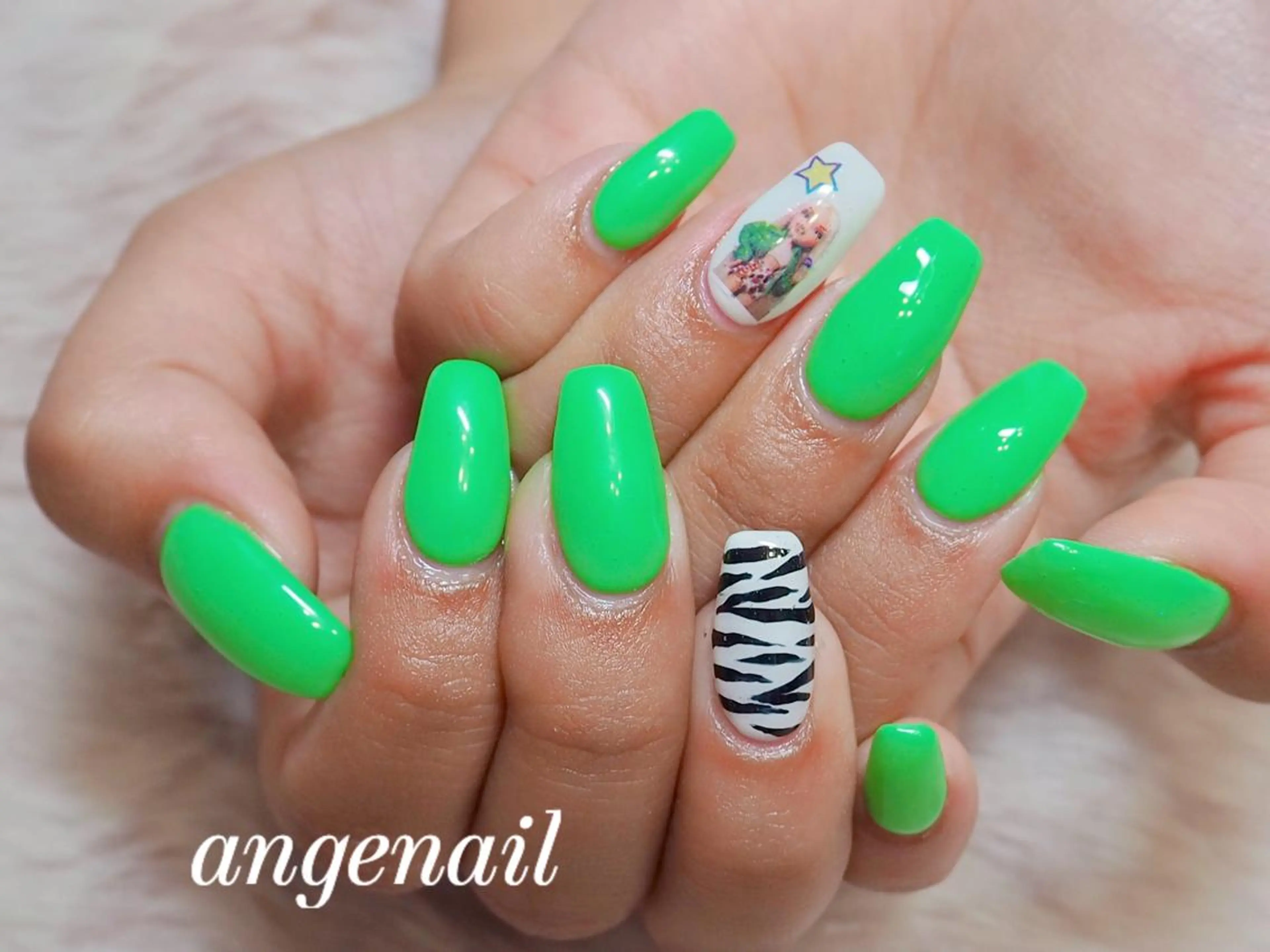 ネイル ハンドネイル オーナーネイリスト MAKIのネイルデザイン