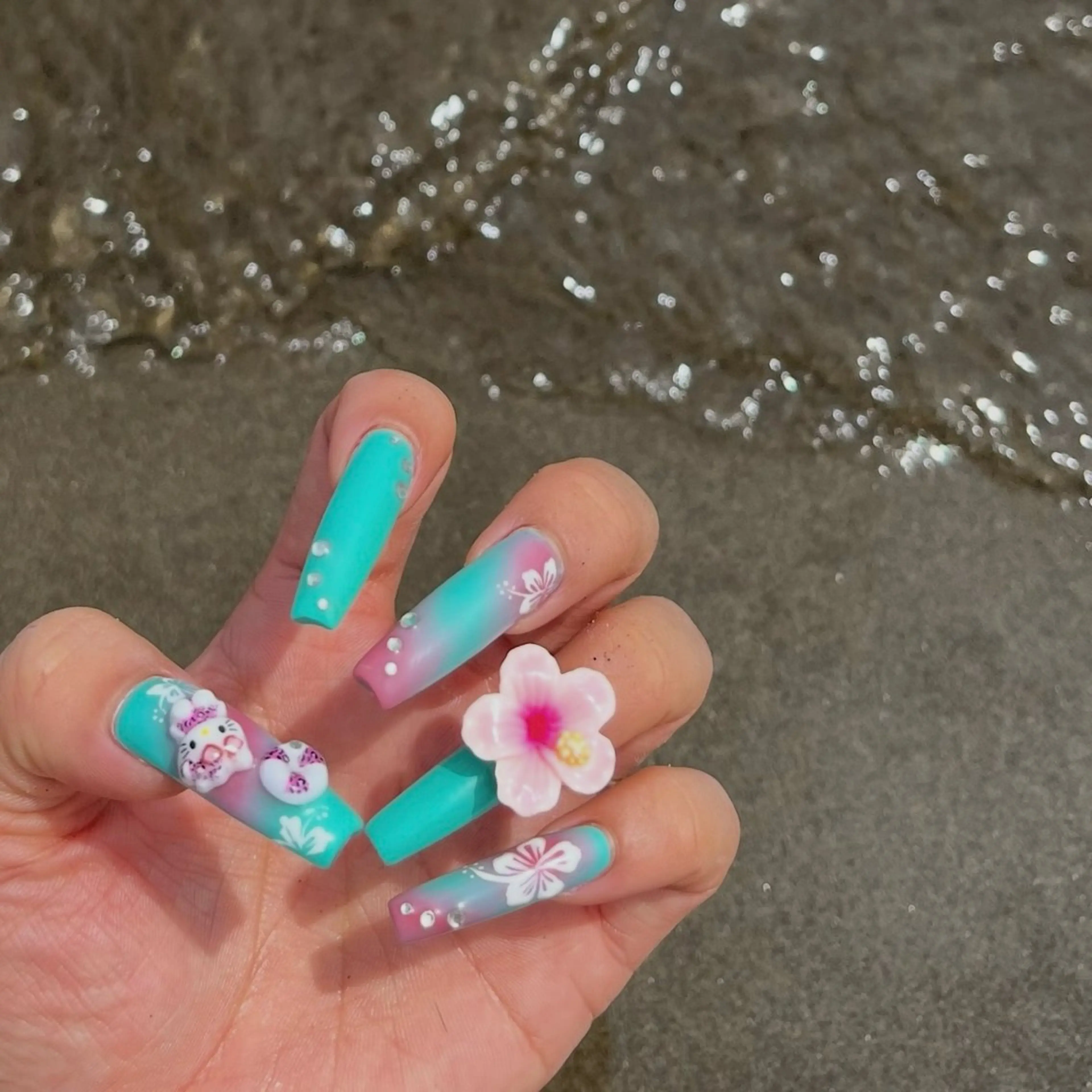 ネイル チークネイル ハンドネイル NEO Beauty Salon所属・𝐍𝐄𝐎 𝐉𝐔𝐑𝐈のネイルデザイン