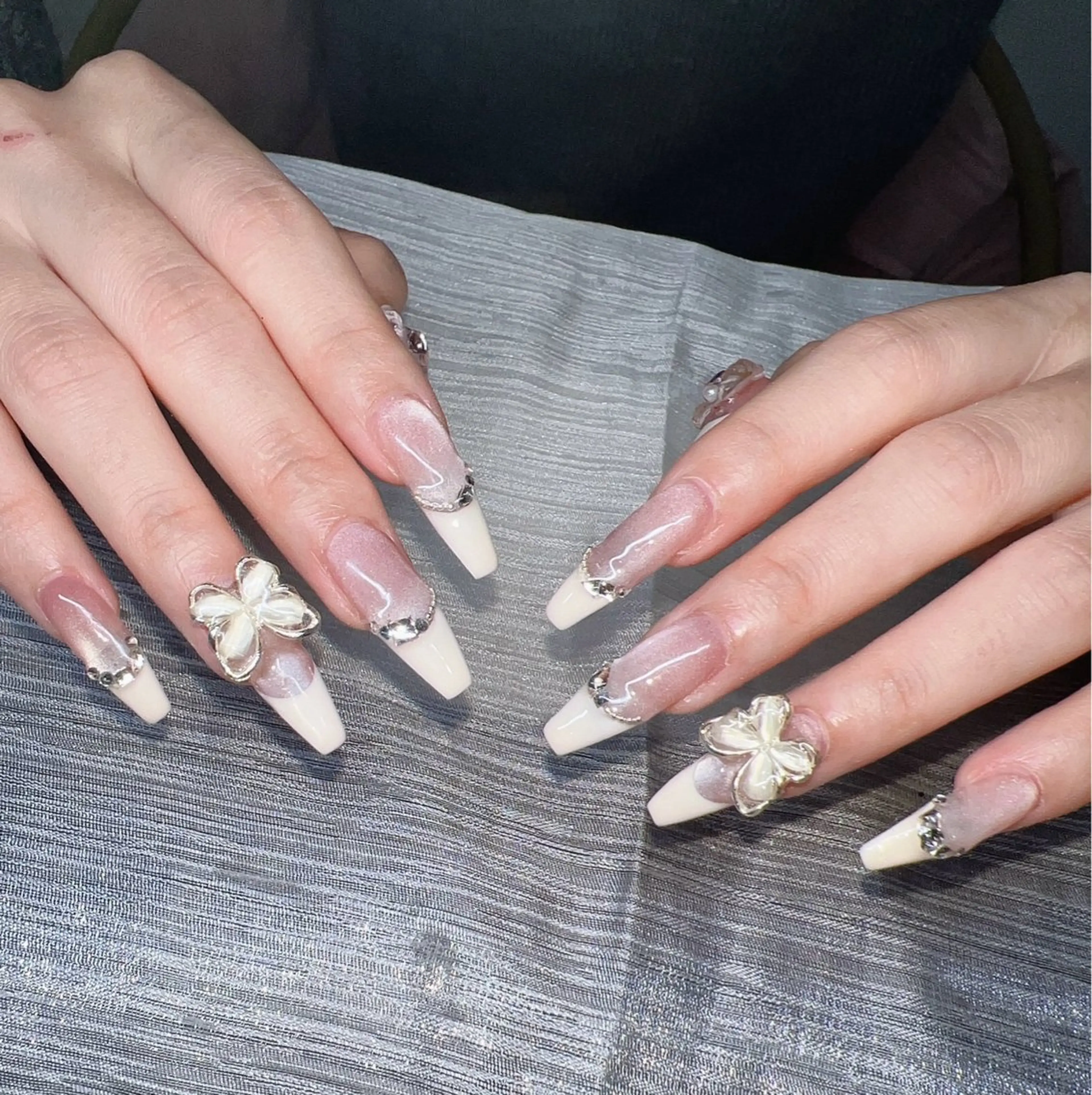 ネイル ハンドネイル Lee Nailsのネイルデザイン
