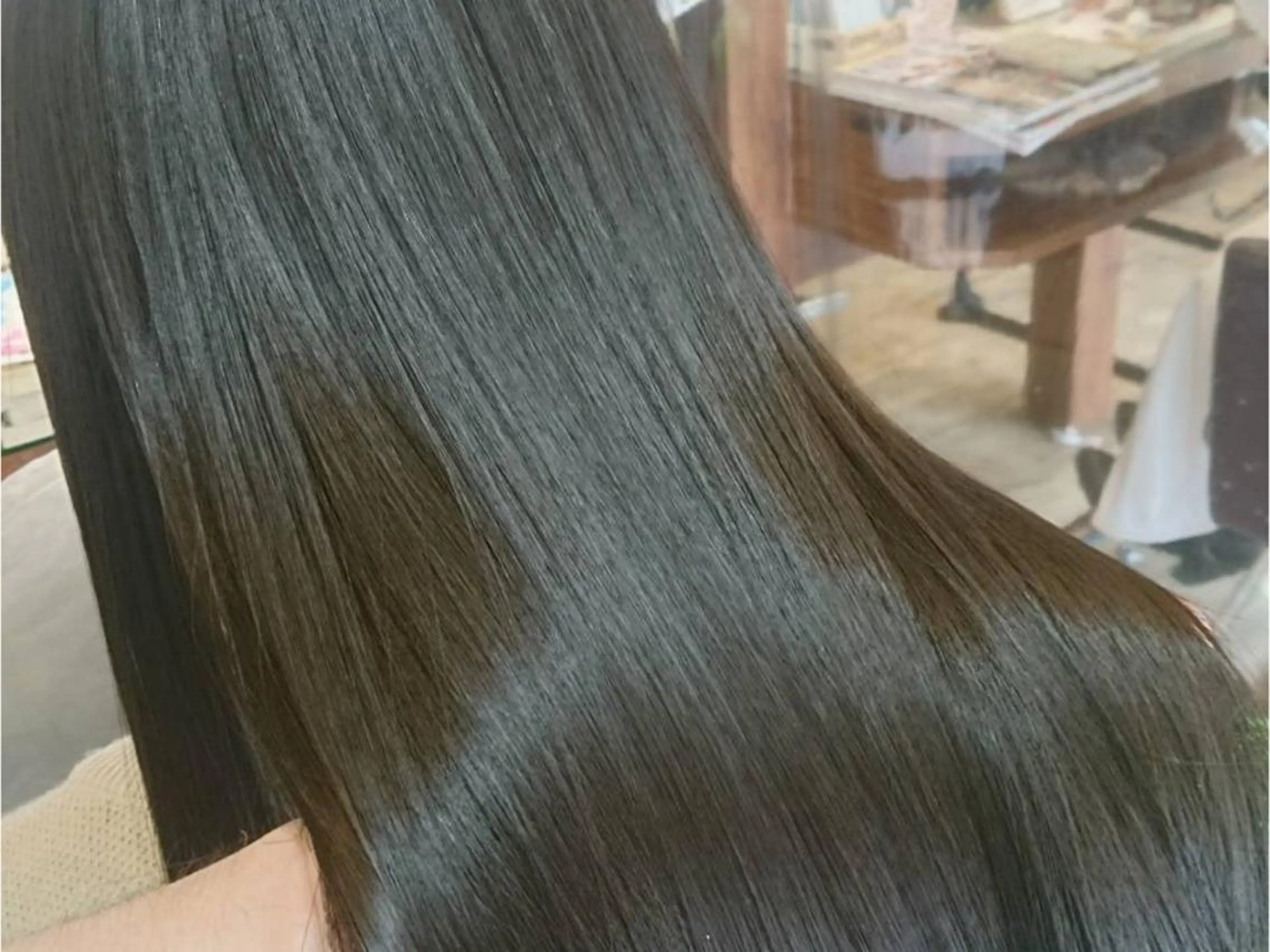 ロング 髪質改善 縮毛矯正 YOCCHI ヘアデザイナーのヘアスタイル