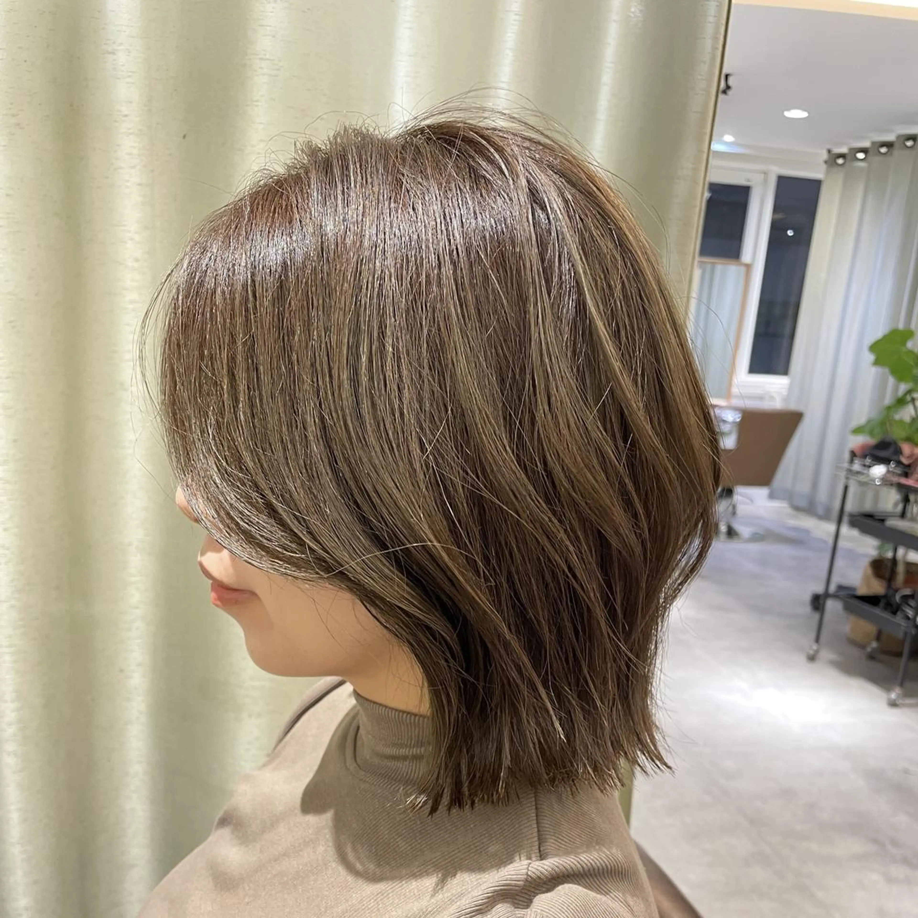 ミディアム ANs. YUIのヘアスタイル