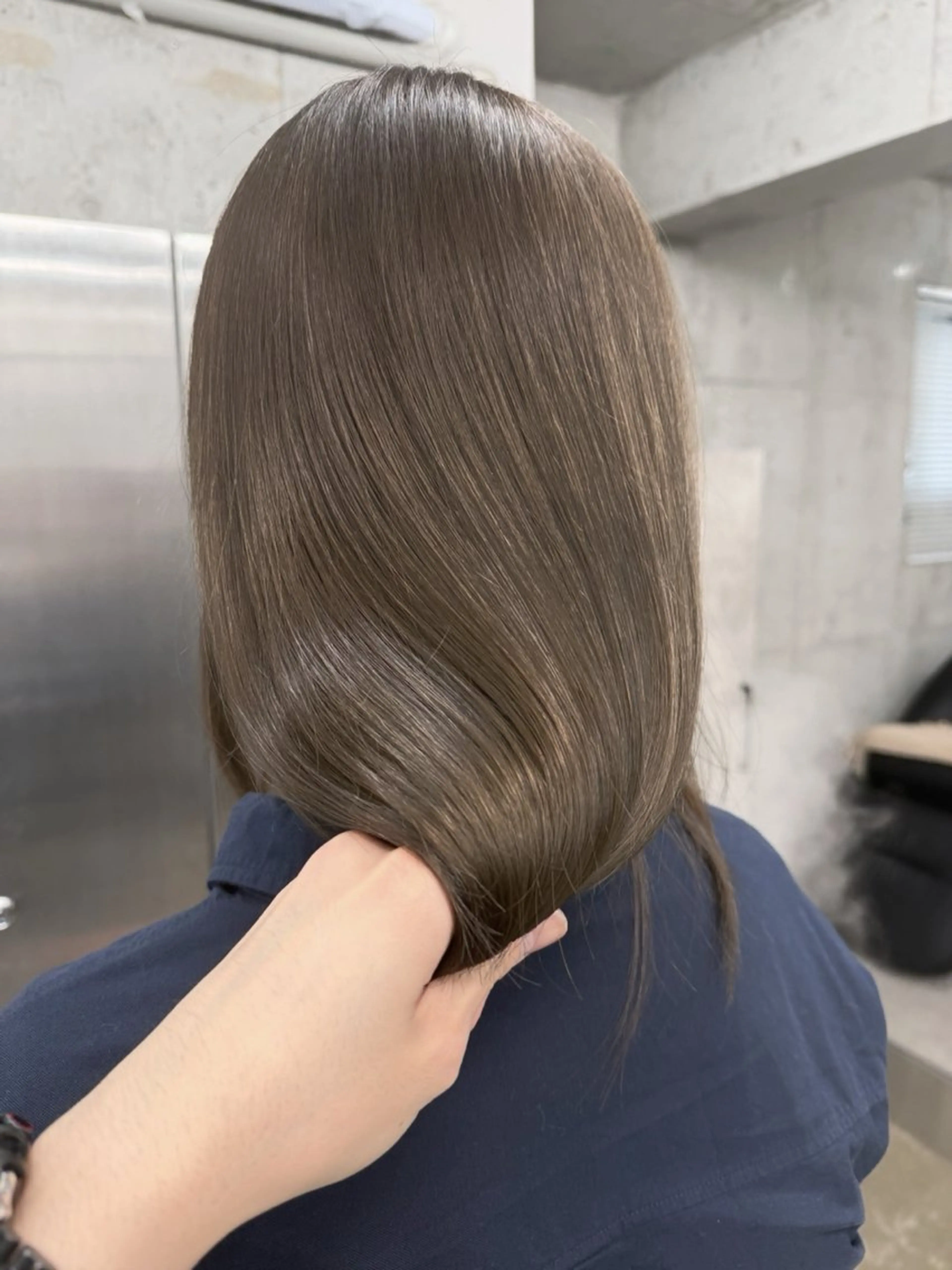 ロング カラー ブリーチ ダブルカラー グレージュ ブリーチなしカラー カット ヘアカラー トリートメント たいき/グレージュ 透明感/髪質改善のヘアスタイル