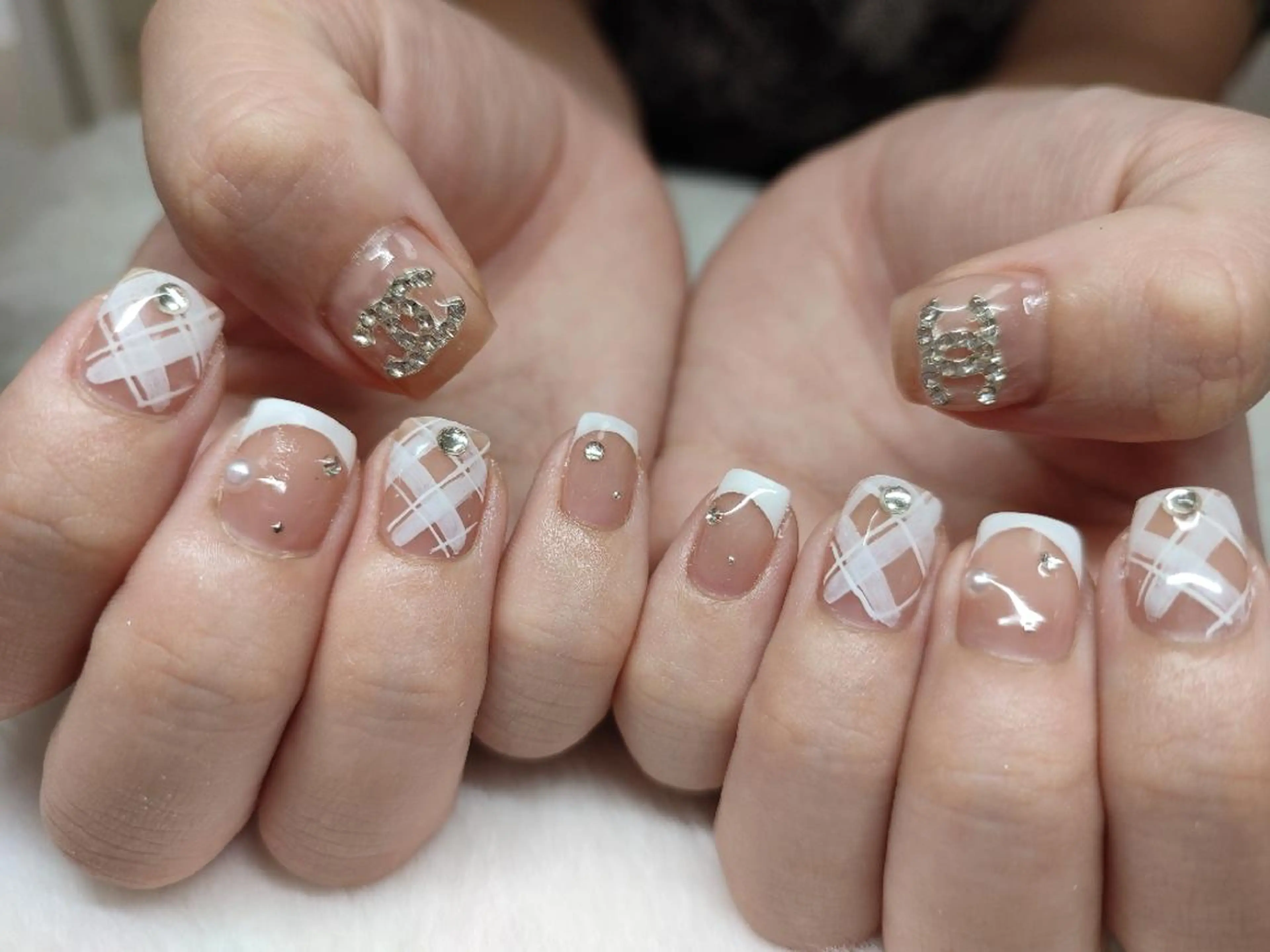 ネイル ハンドネイル RUNWAY 　　の眉毛・アイブロウイメージ