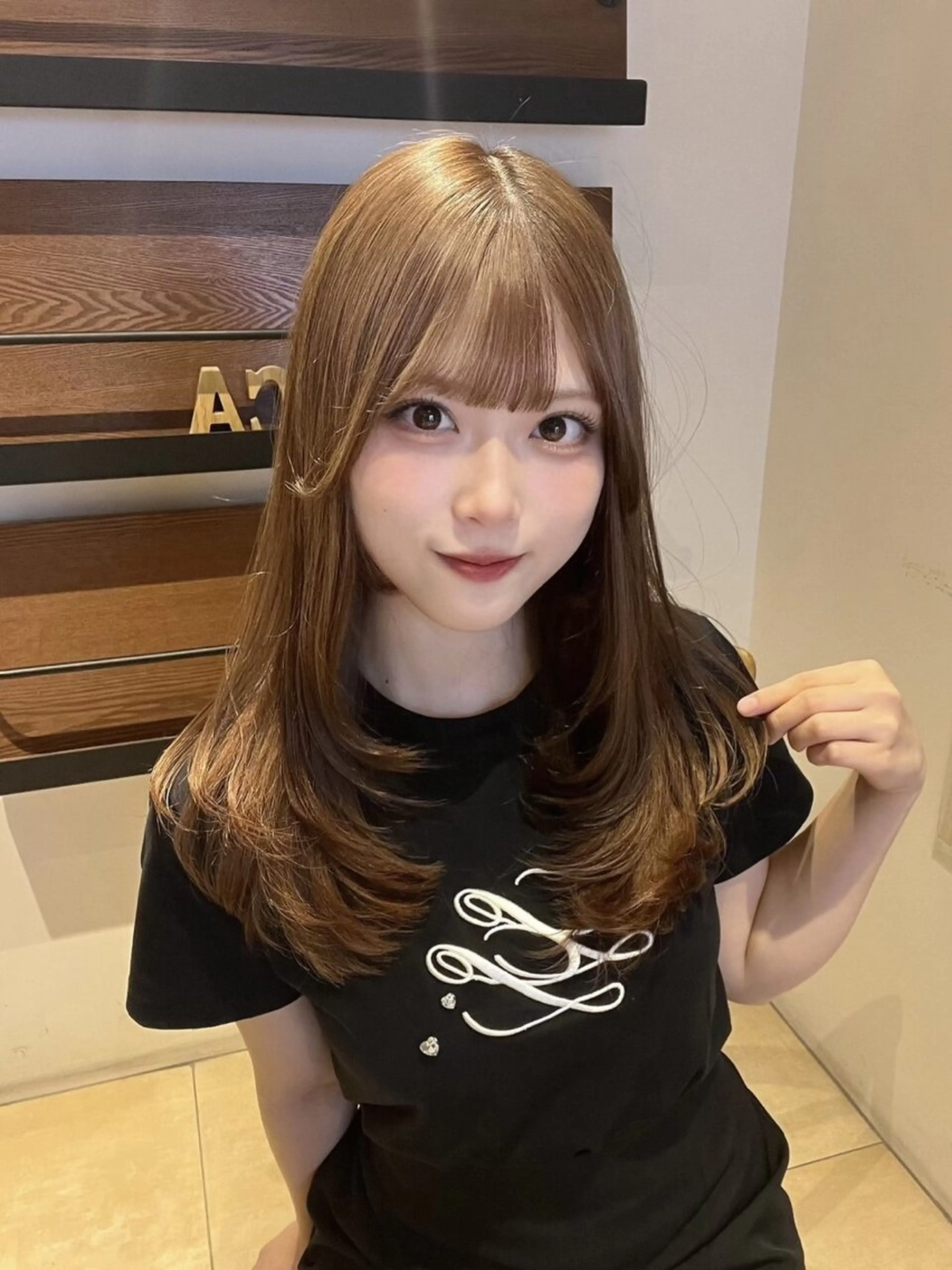 ミディアム カット トリートメント Maison髪質改善 レイヤー/ハイトーンのヘアスタイル