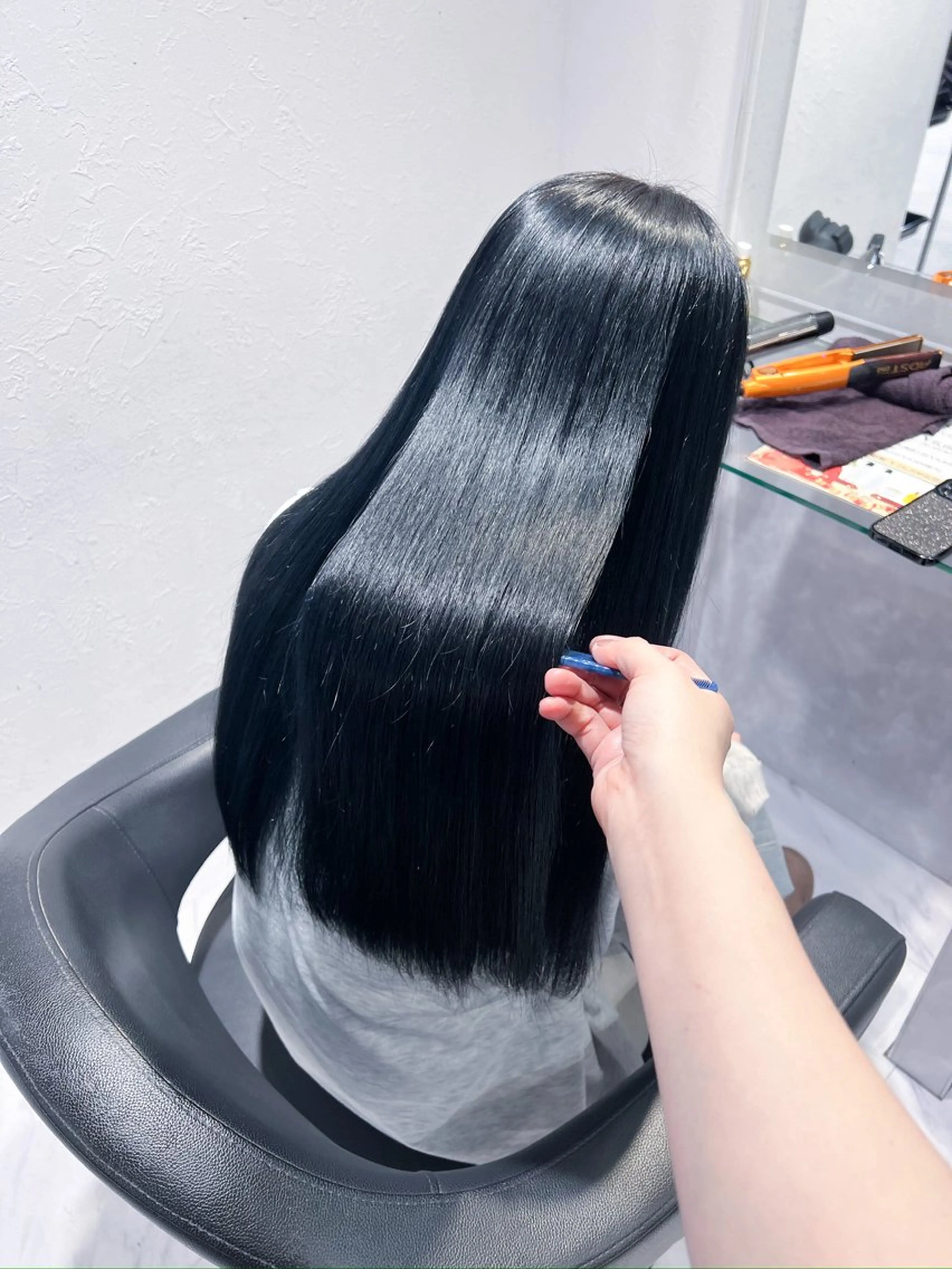 ロング カラー ヘアアレンジ ブルーカラー 透明感ベージュ🪽 ブラウン🤎Rinのヘアスタイル