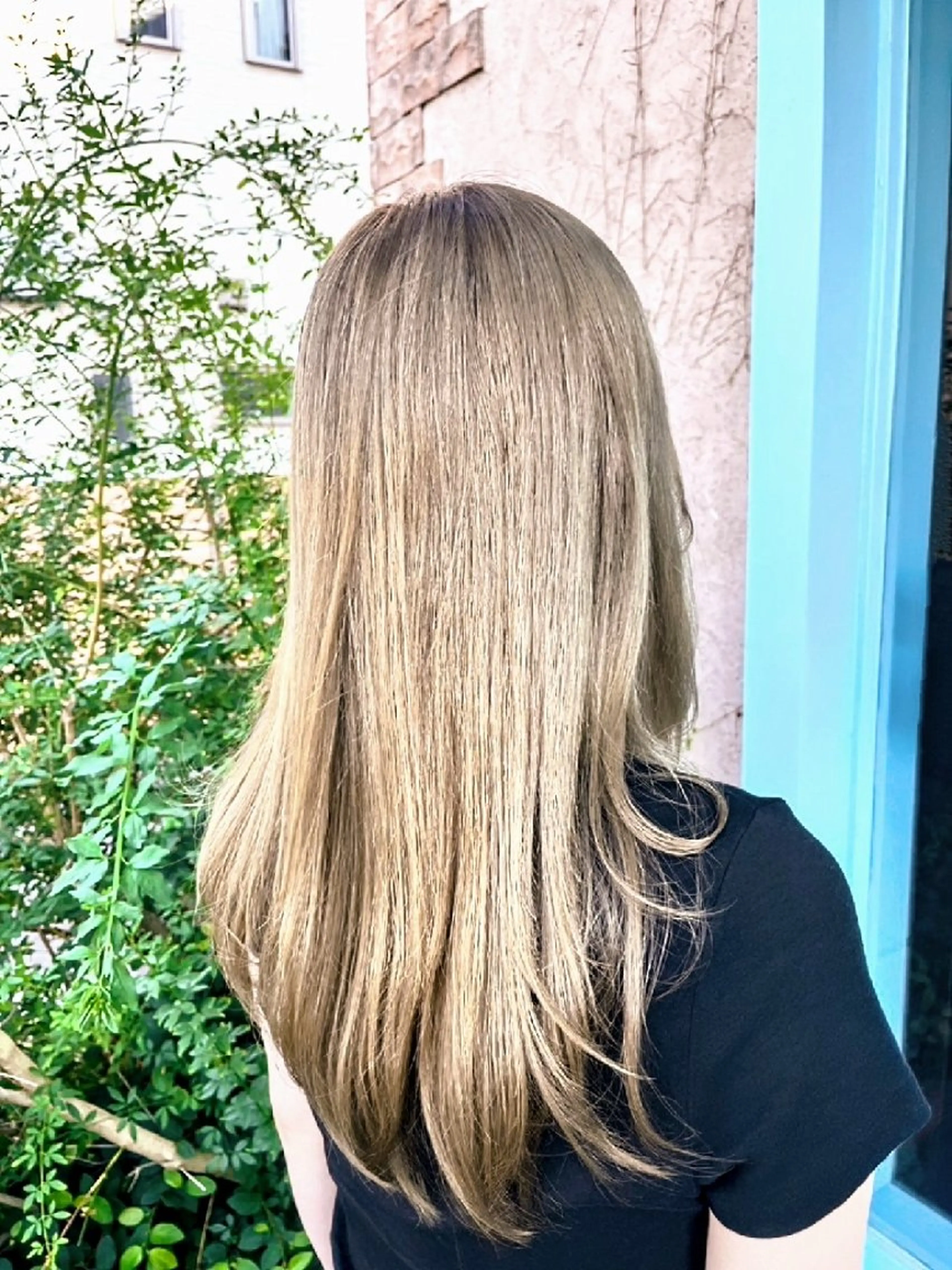 ロング ロングレイヤー レイヤーカット ロング 岡本 小百合のヘアスタイル