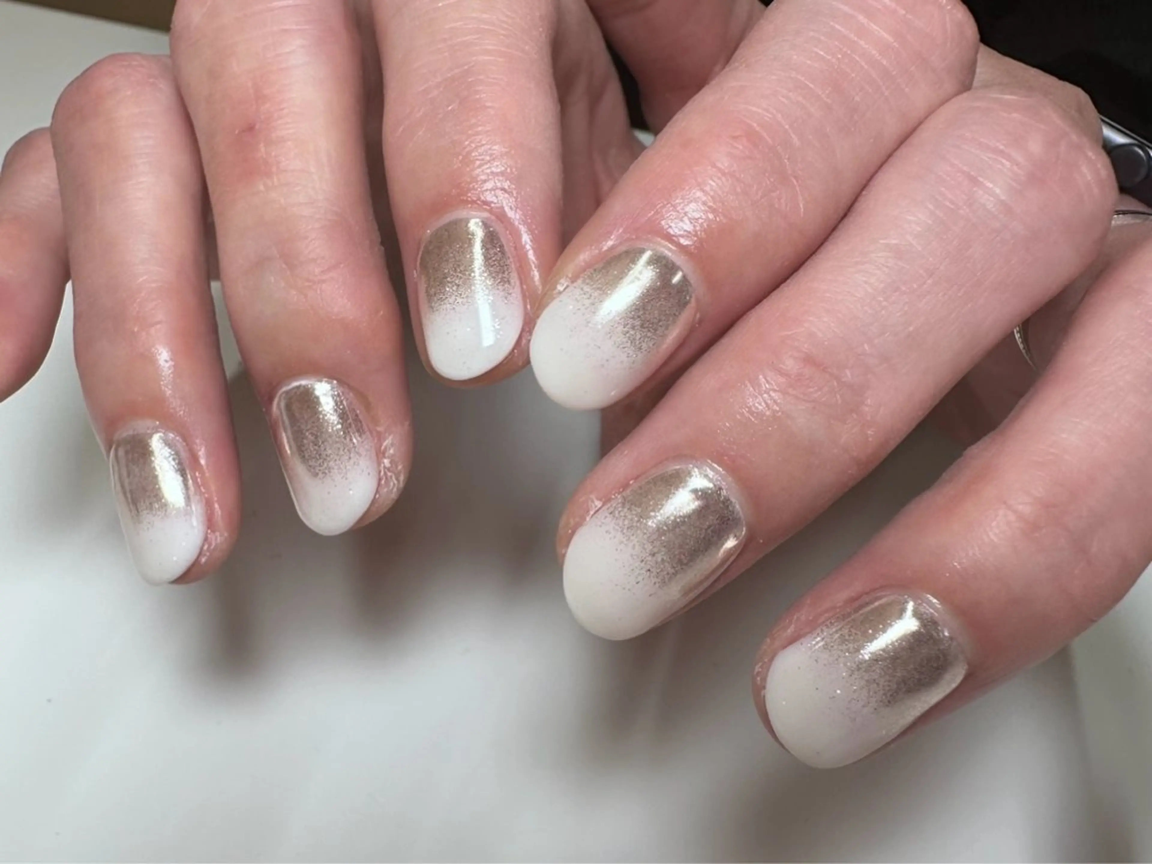 ネイル ハンドネイル 𝗺𝗮𝗸𝗶 .のネイルデザイン