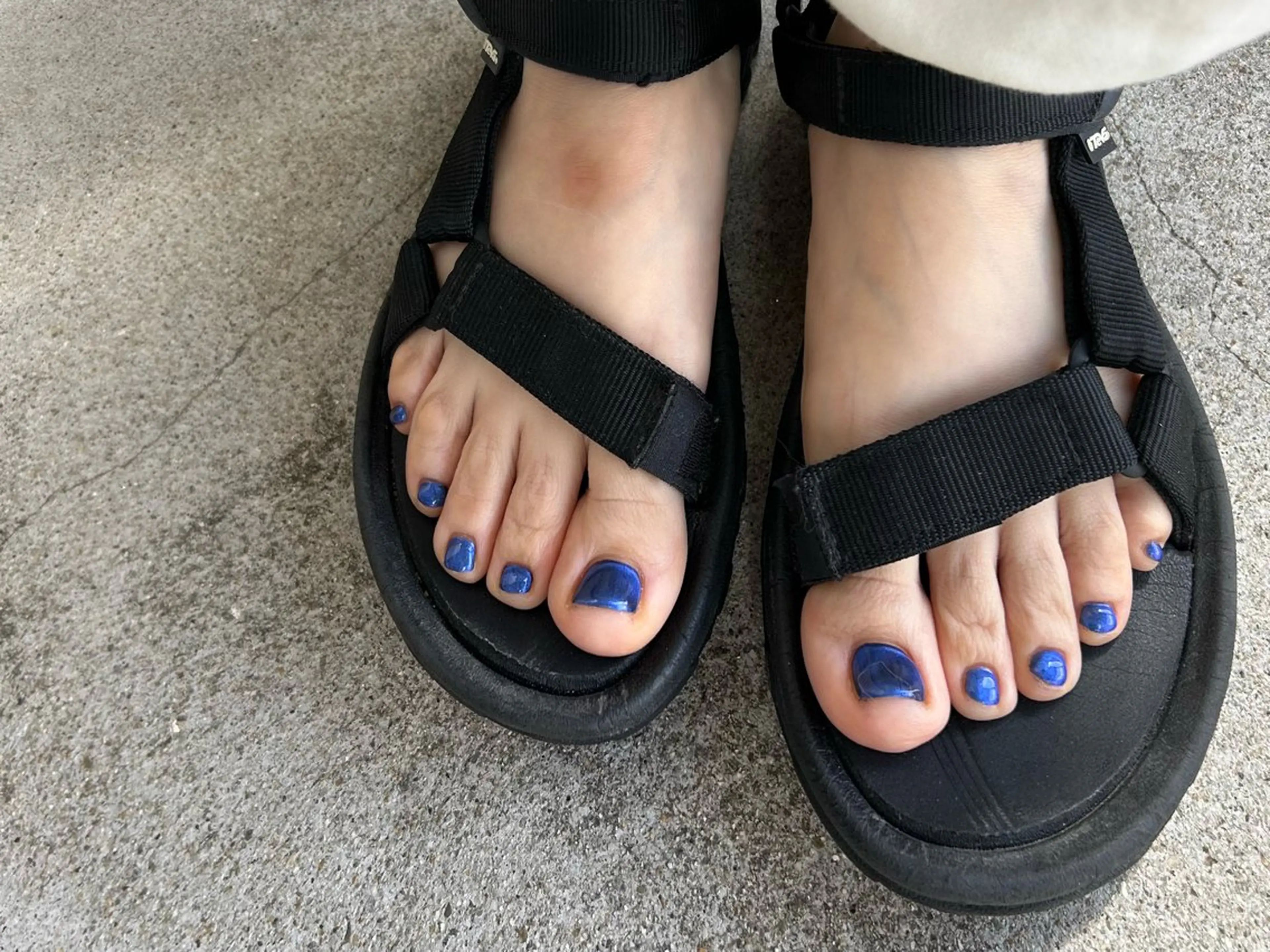 ネイル フットネイル ワンカラーネイル ArcoIris所属・Arco Iris 告瑠莉のネイルデザイン