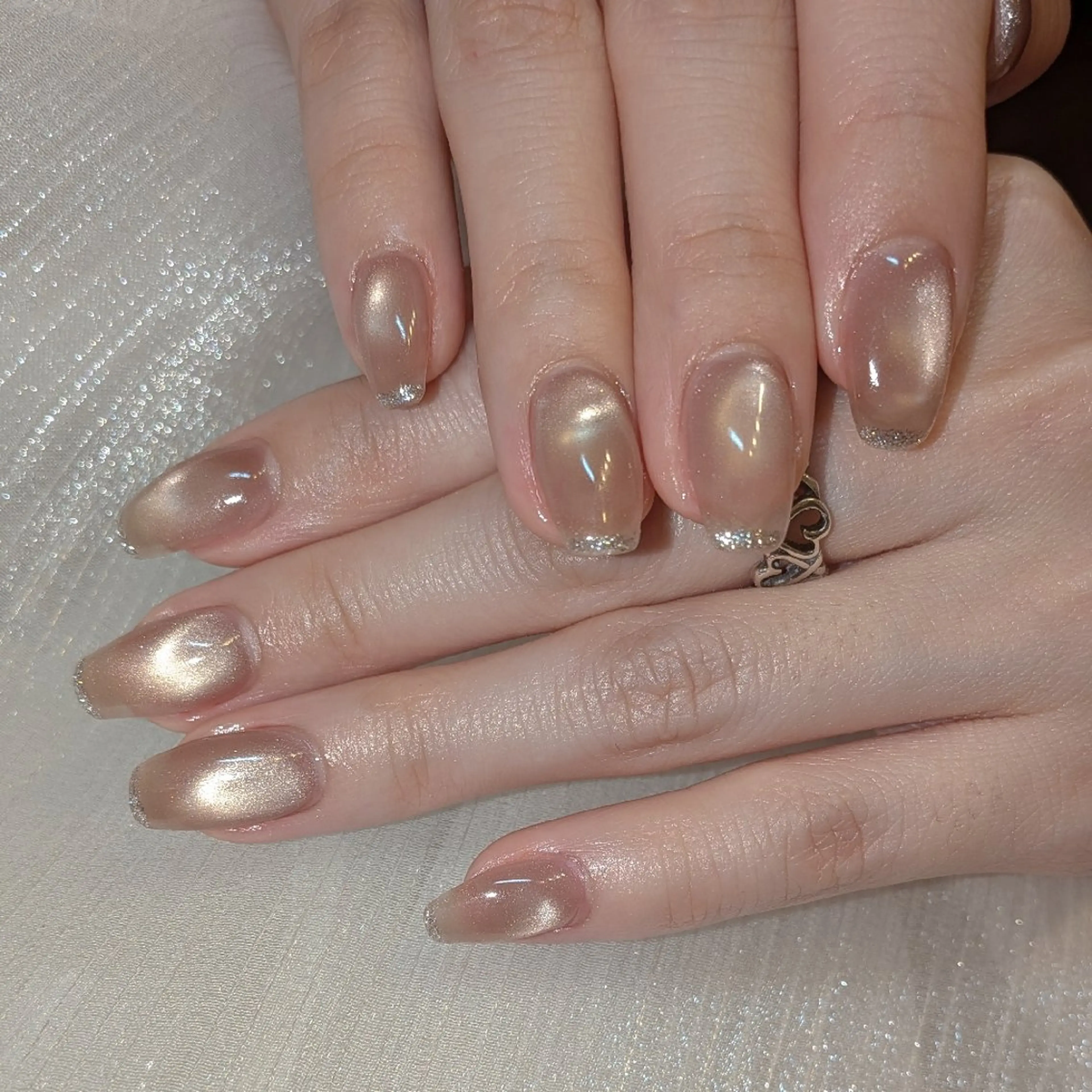 ネイル フレンチネイル ジェルネイル ラメ(グリッター) マグネットネイル オフィスネイル ハンドネイル ハンドケア フィルイン、長さ出し 深爪矯正のネイルデザイン