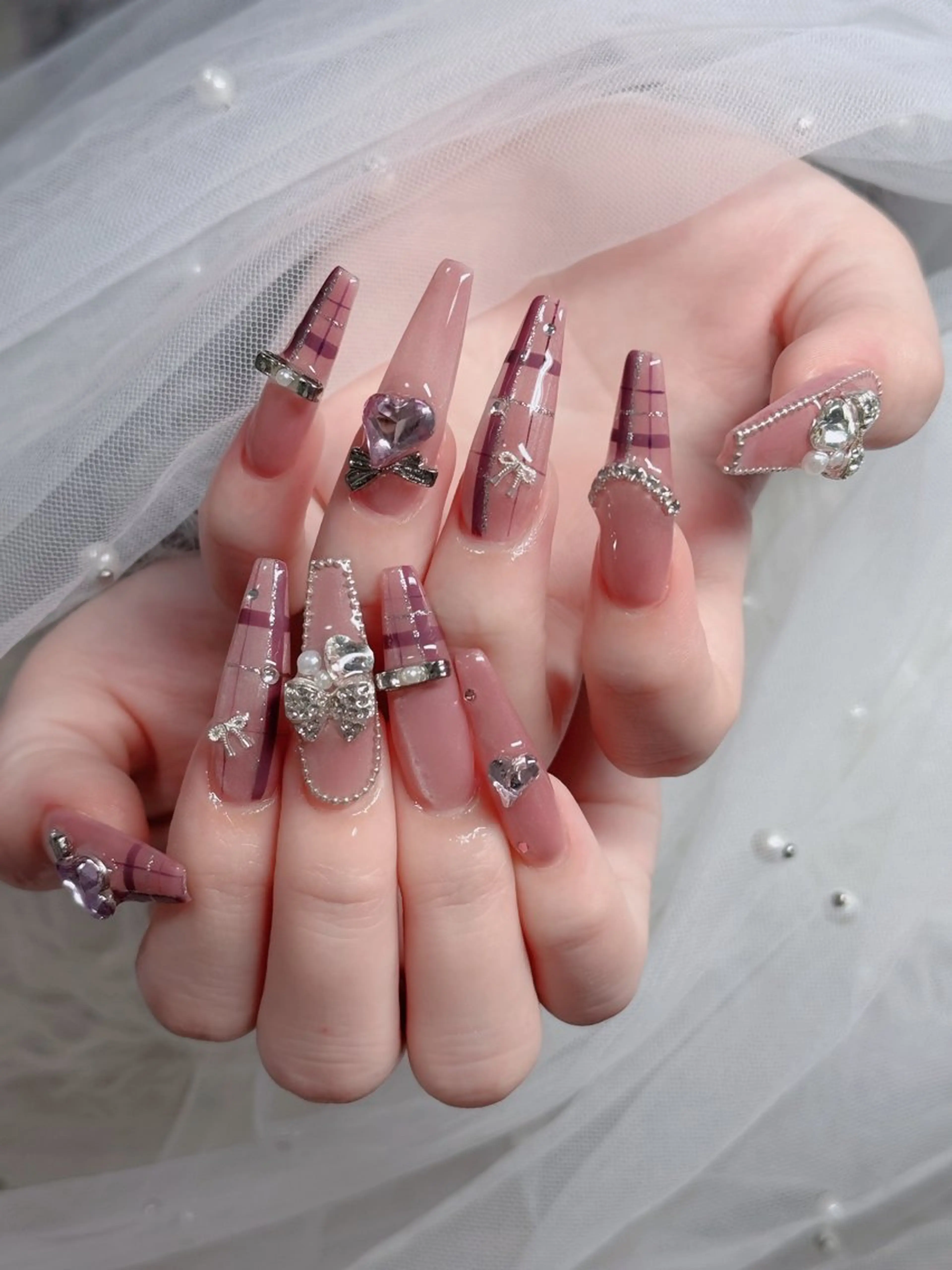 ネイル オーロラネイル フレンチネイル ジェルネイル ハロウィン キラキラネイル ハンドネイル H.baby Nail Salonのネイルデザイン