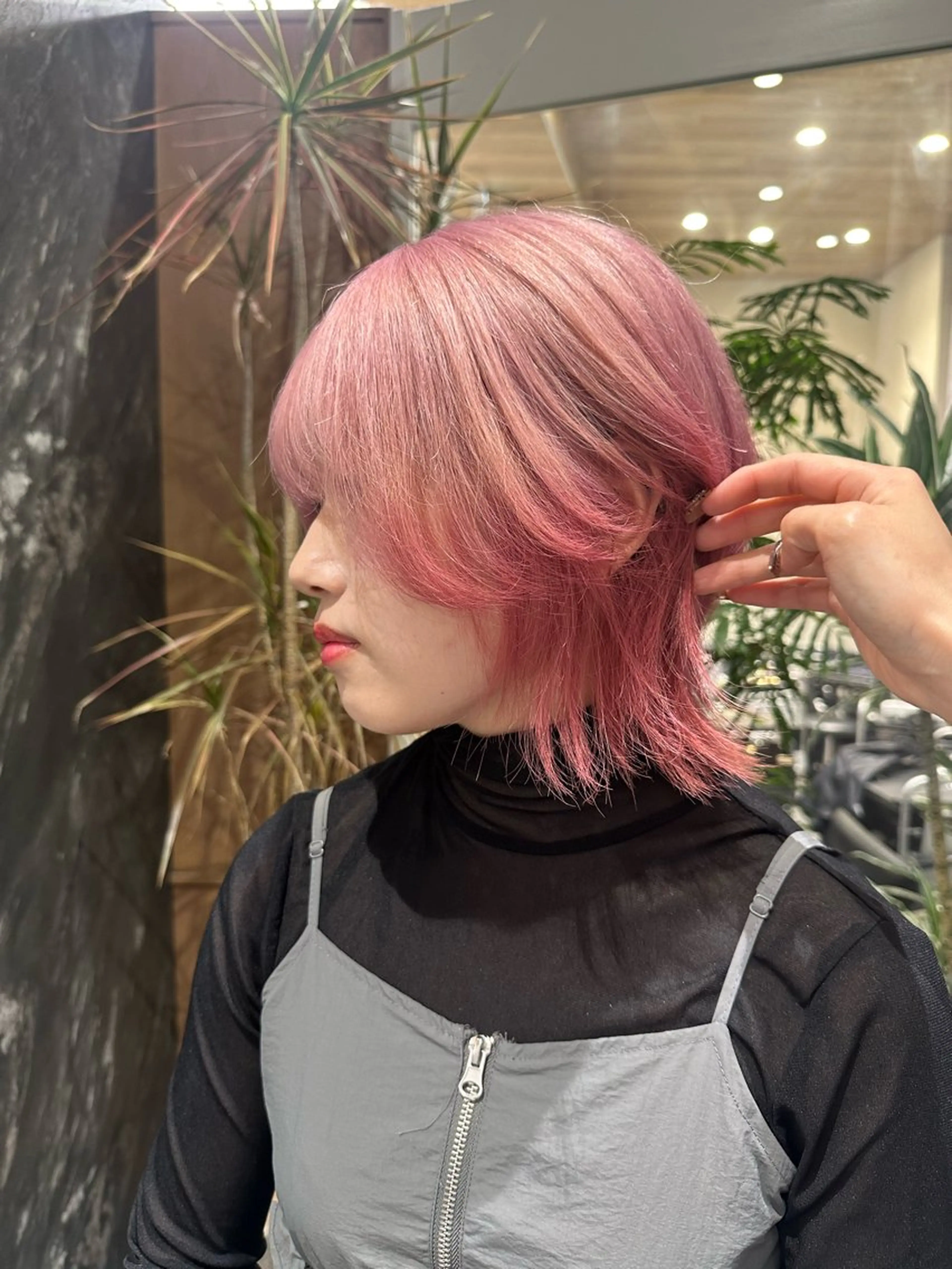 ミディアム カラー ブリーチ ケアブリーチ ダブルカラー ハイトーンカラー ピンクカラー ヘアカラー トリートメント salowin原宿iori所属・💋ハイトーンデザイ ンヘア💋A'nyuのヘアスタイル