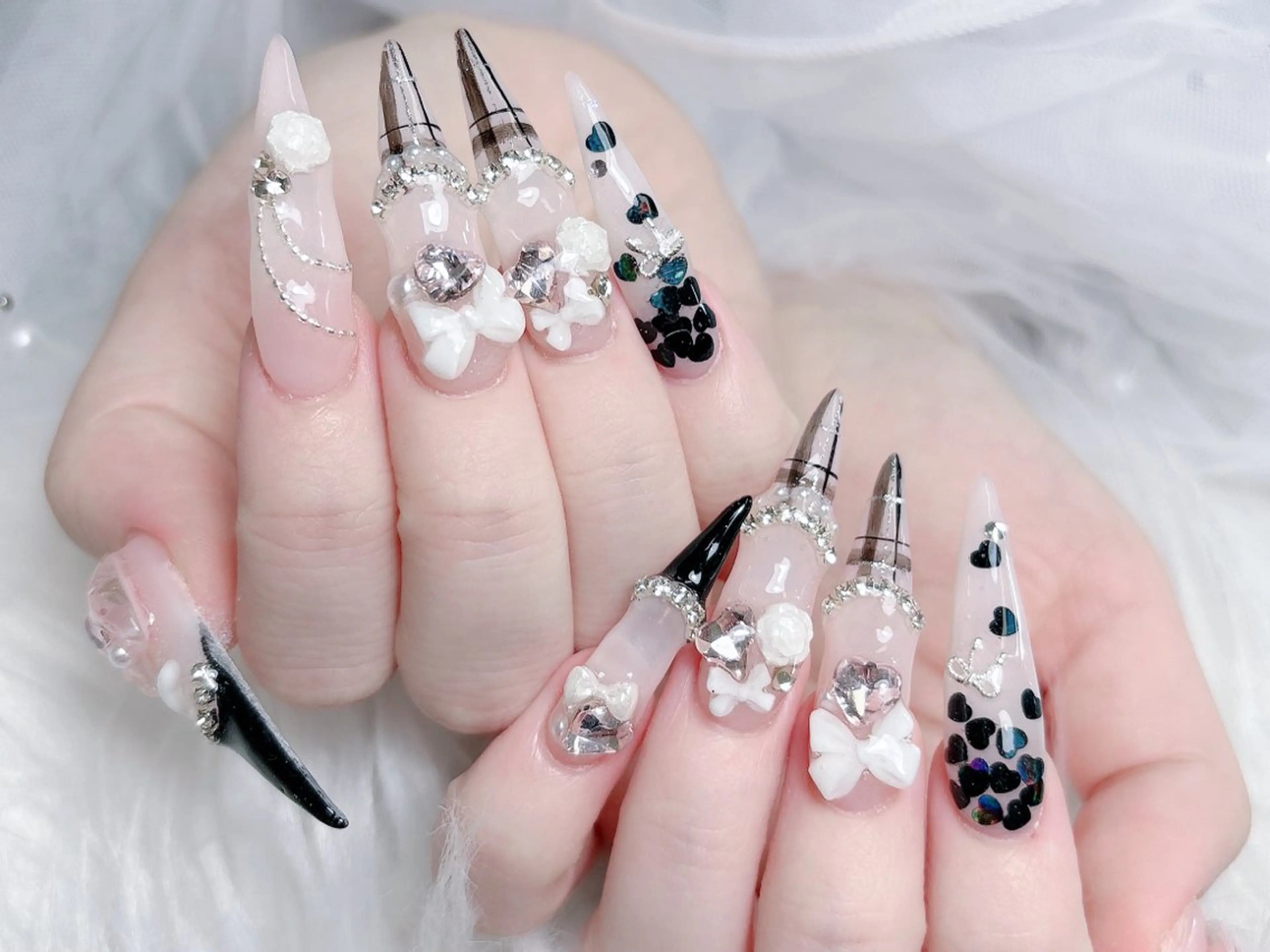 ネイル 成人式 ロングネイル マグネットネイル 大理石ネイル(マーブル) リボン ハンドネイル MoMoA Nail ネイル長さ出し専門店のネイルデザイン