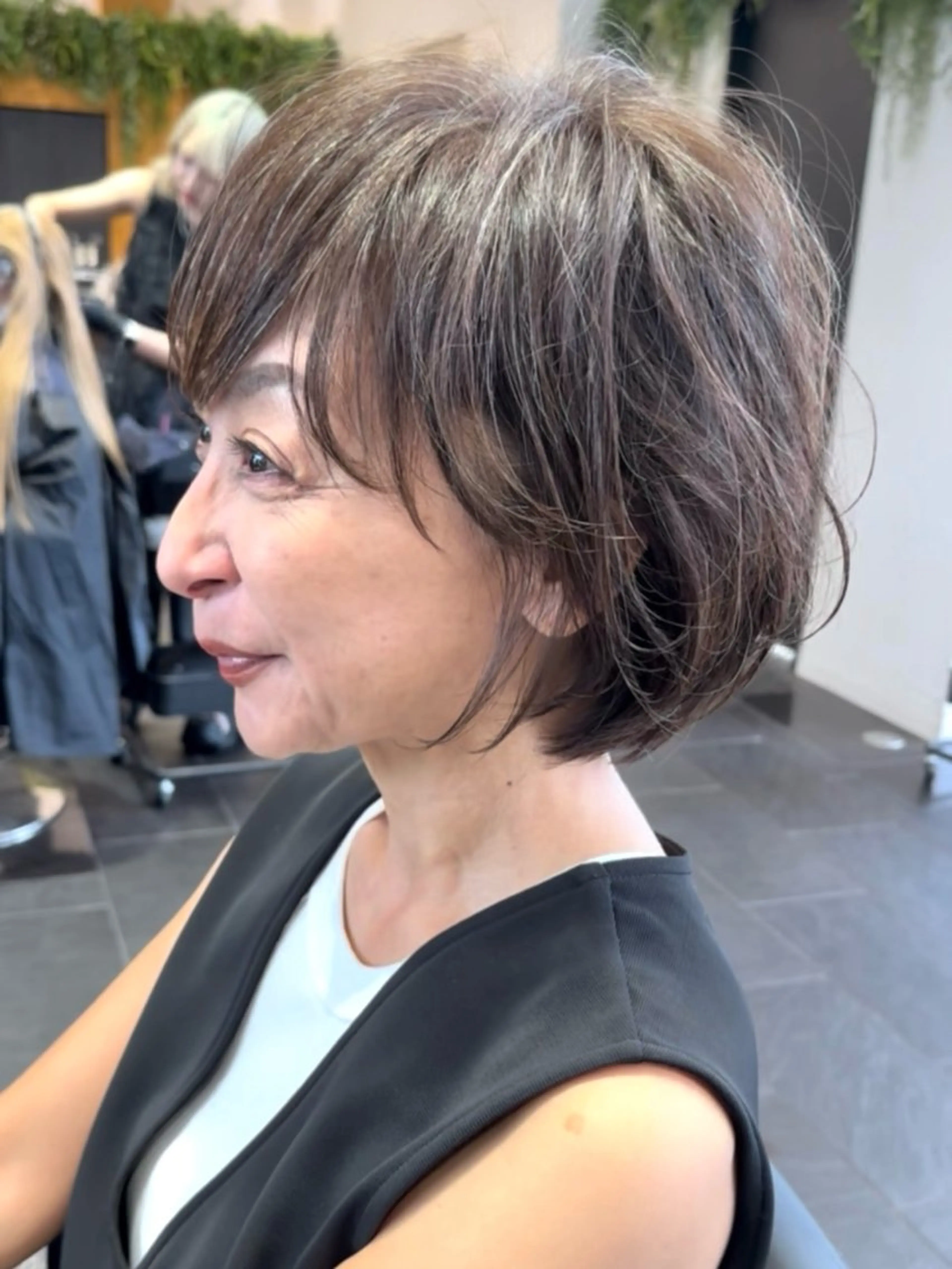 ショート カラー レイヤーカット ショートヘア 西山 友哉のヘアスタイル