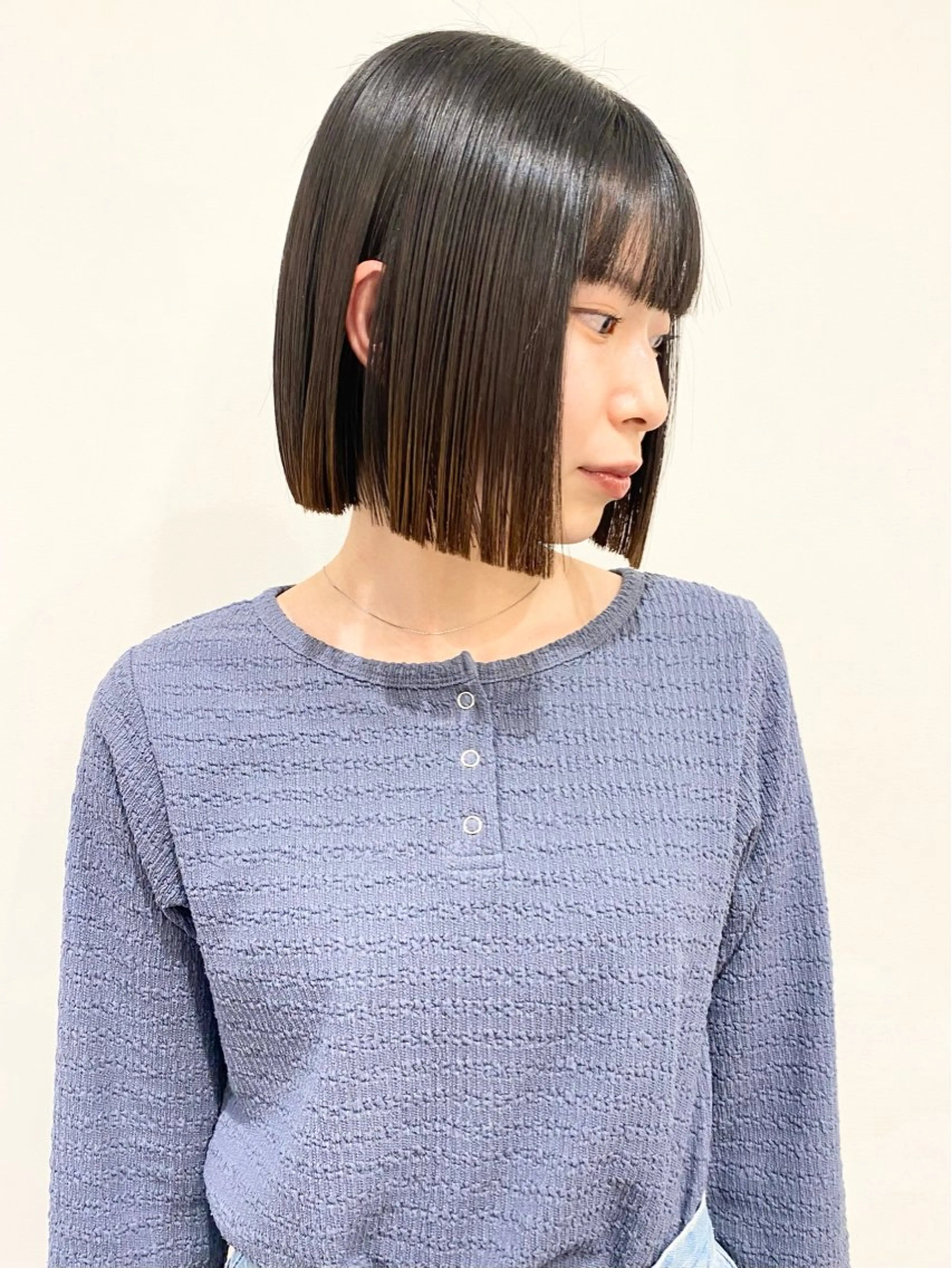 ミディアム 切りっぱなしボブ ボブ トリートメント 酸熱トリートメント 石山 /切りっぱなしボブのヘアスタイル