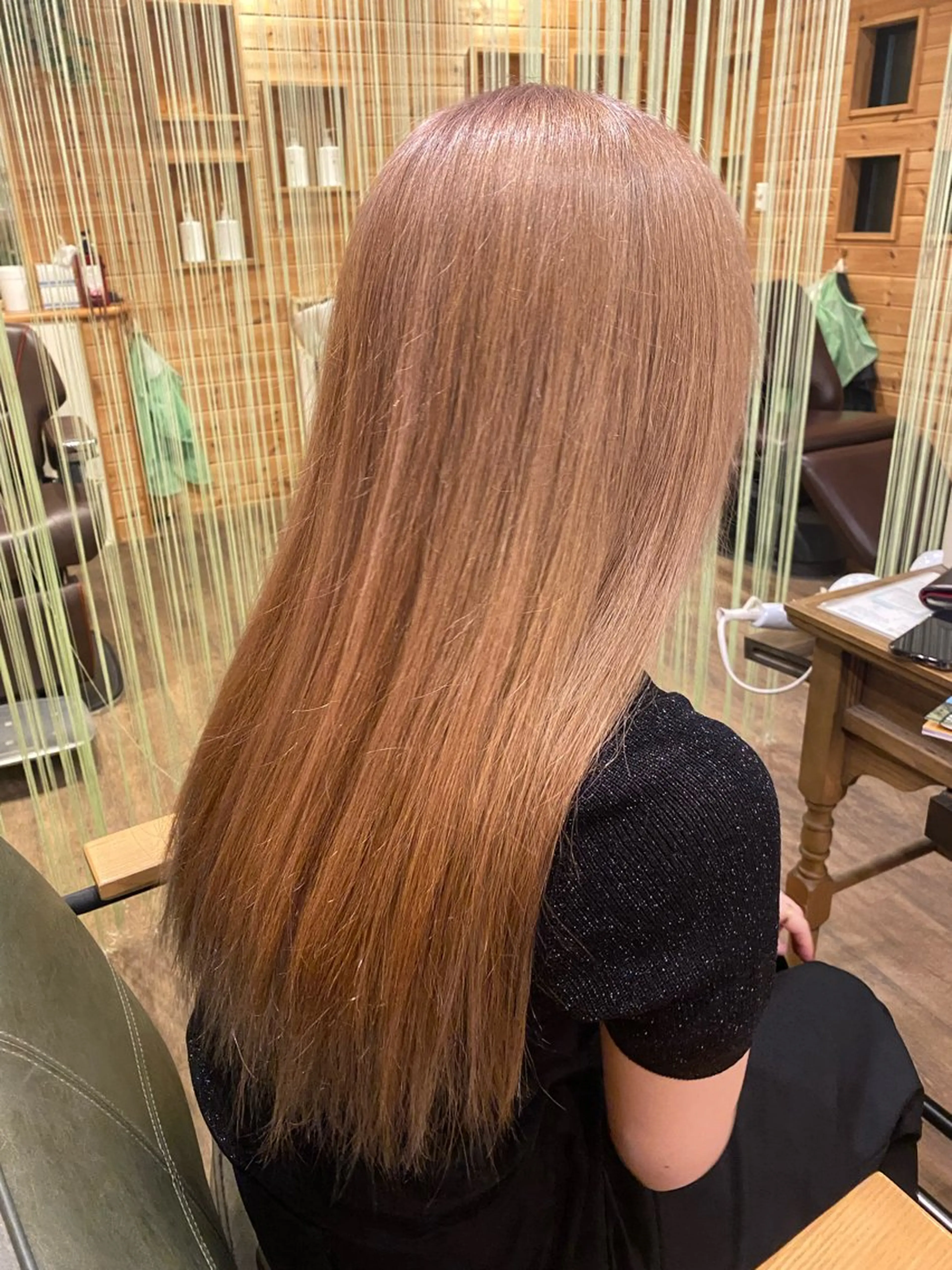 ロング カラー ベージュカラー ブリーチ ミルクティーベージュ MO-KU一宮店所属・🥀HARUKA 🥀のヘアスタイル