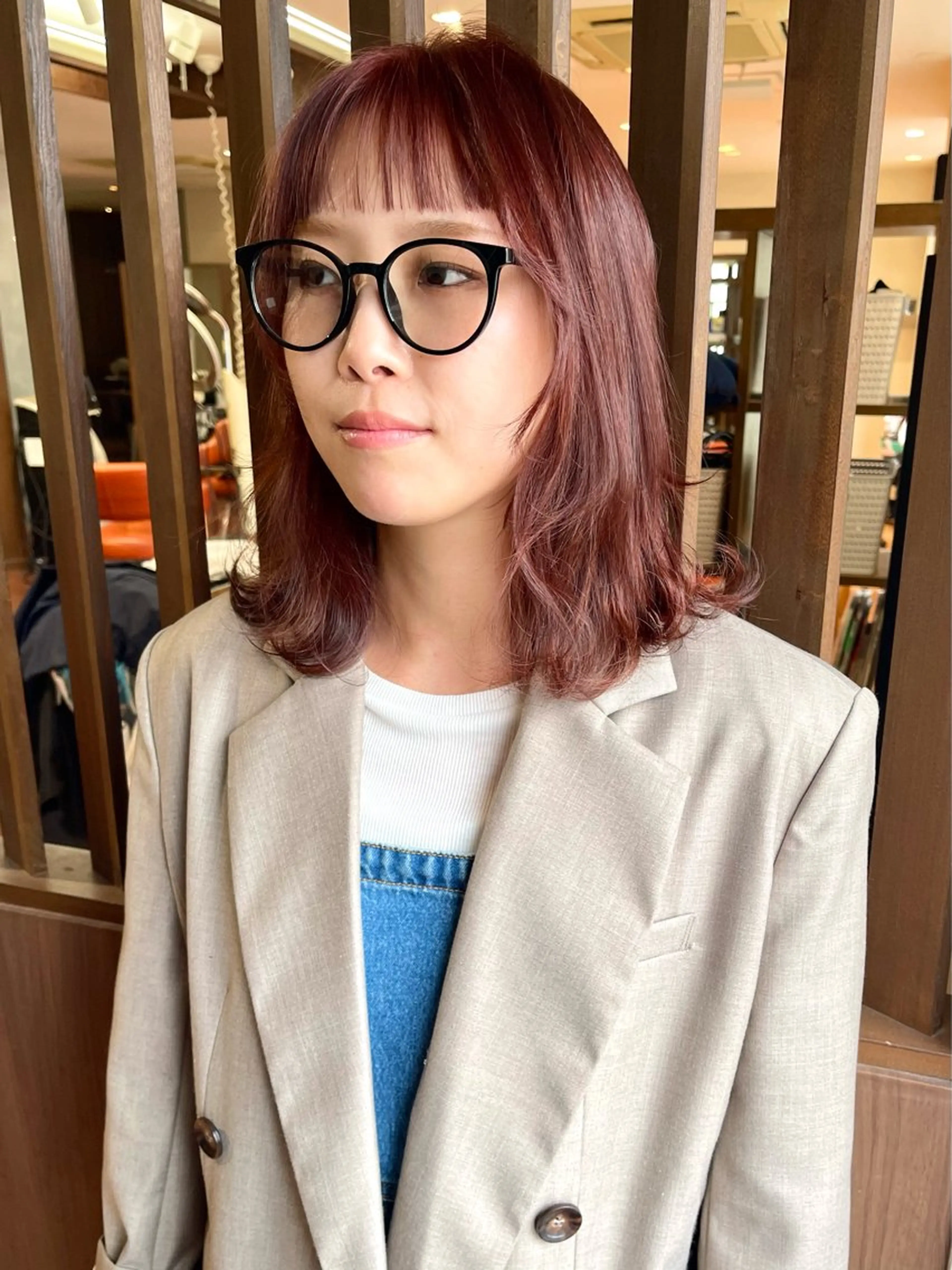 ミディアム カラー ブリーチ ダブルカラー ブリーチなしカラー レッドカラー ヘアカラー トリートメント 髪質改善ｶﾗｰ ｹｱﾌﾞﾘｰﾁ/ﾀﾑのヘアスタイル