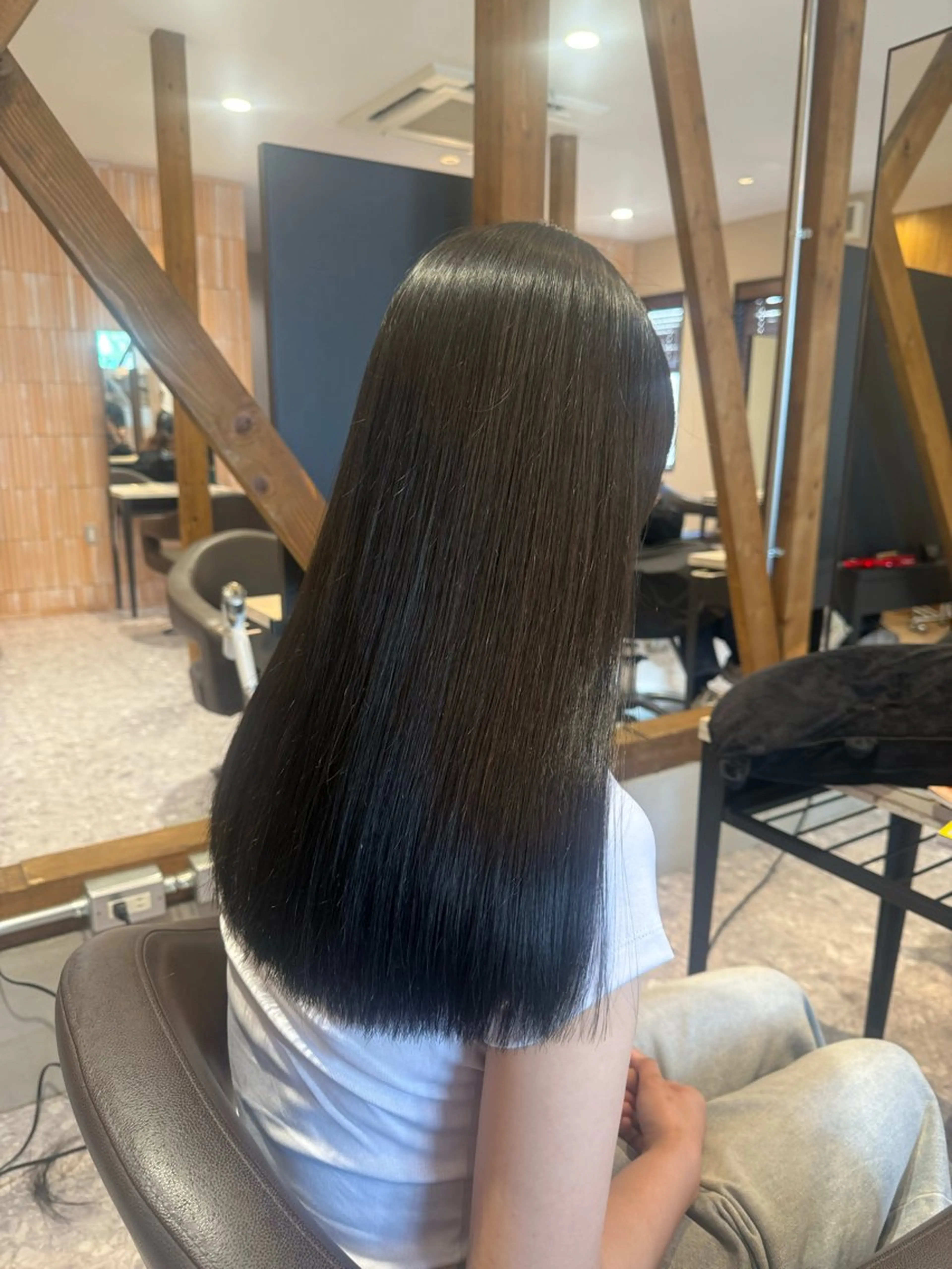 ロング カラー 佐藤 凜華のヘアスタイル