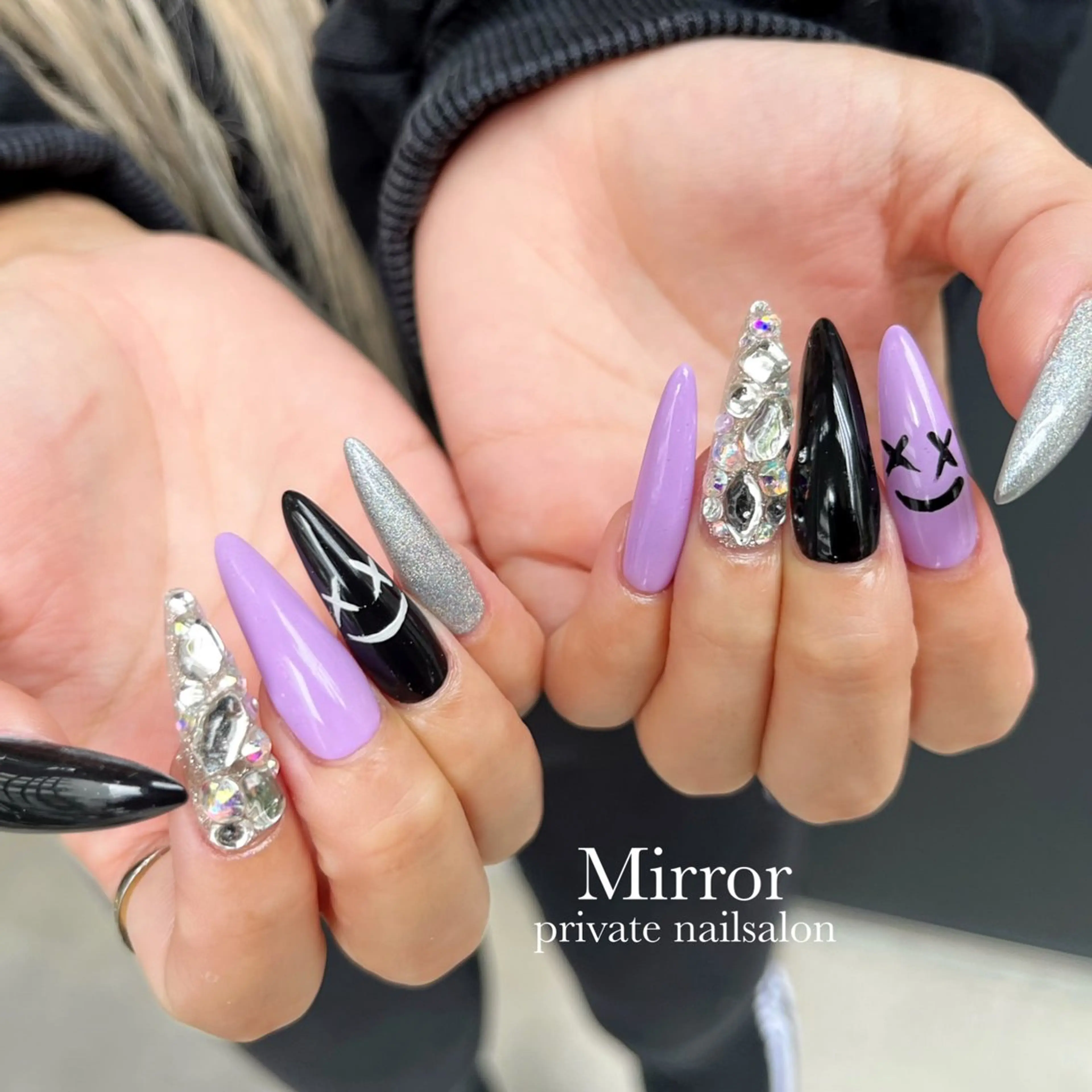 ネイル nailsalon Mirrorのネイルデザイン