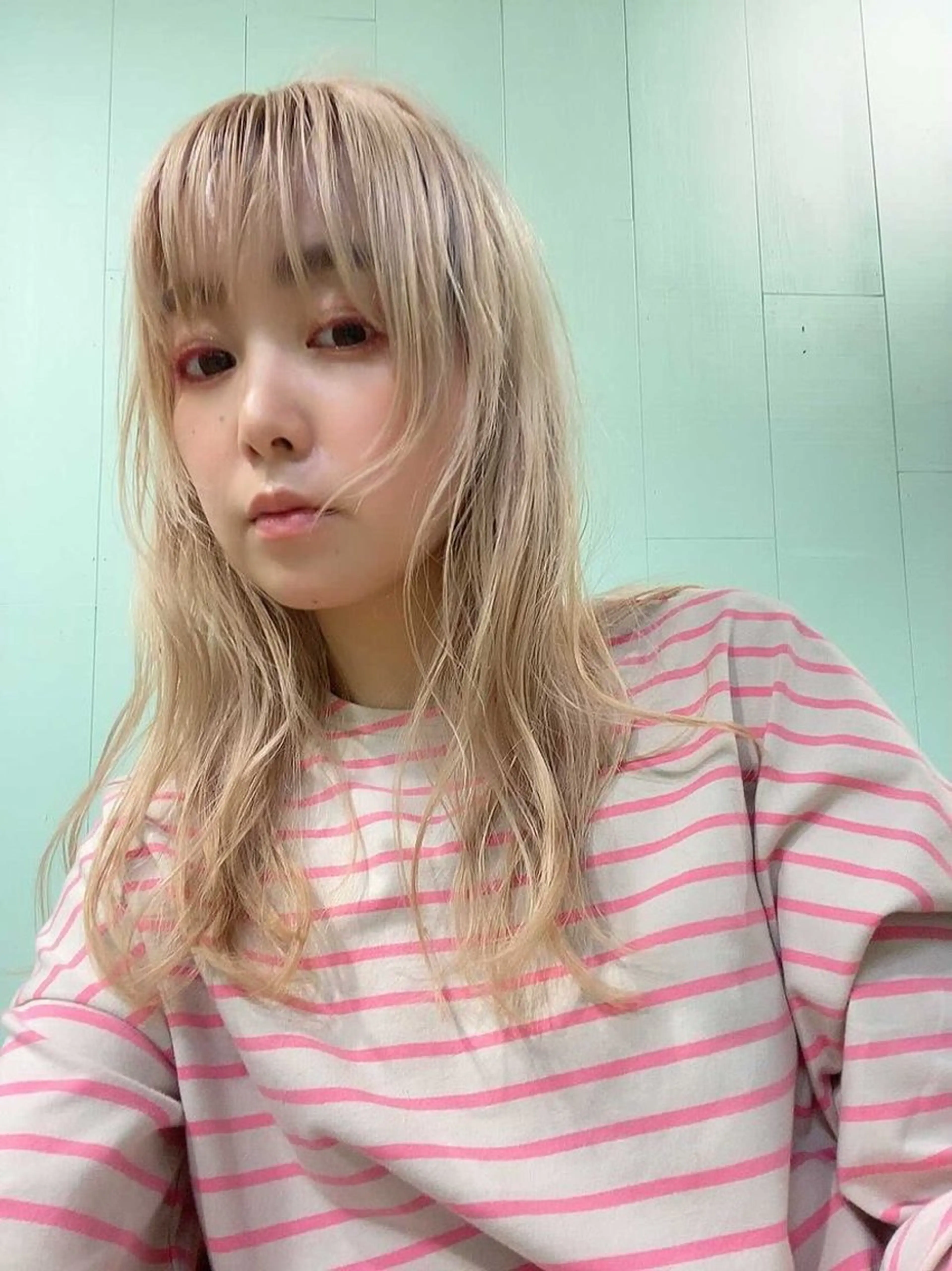 ショート ハイトーン/ ボブ 中村麟のヘアスタイル