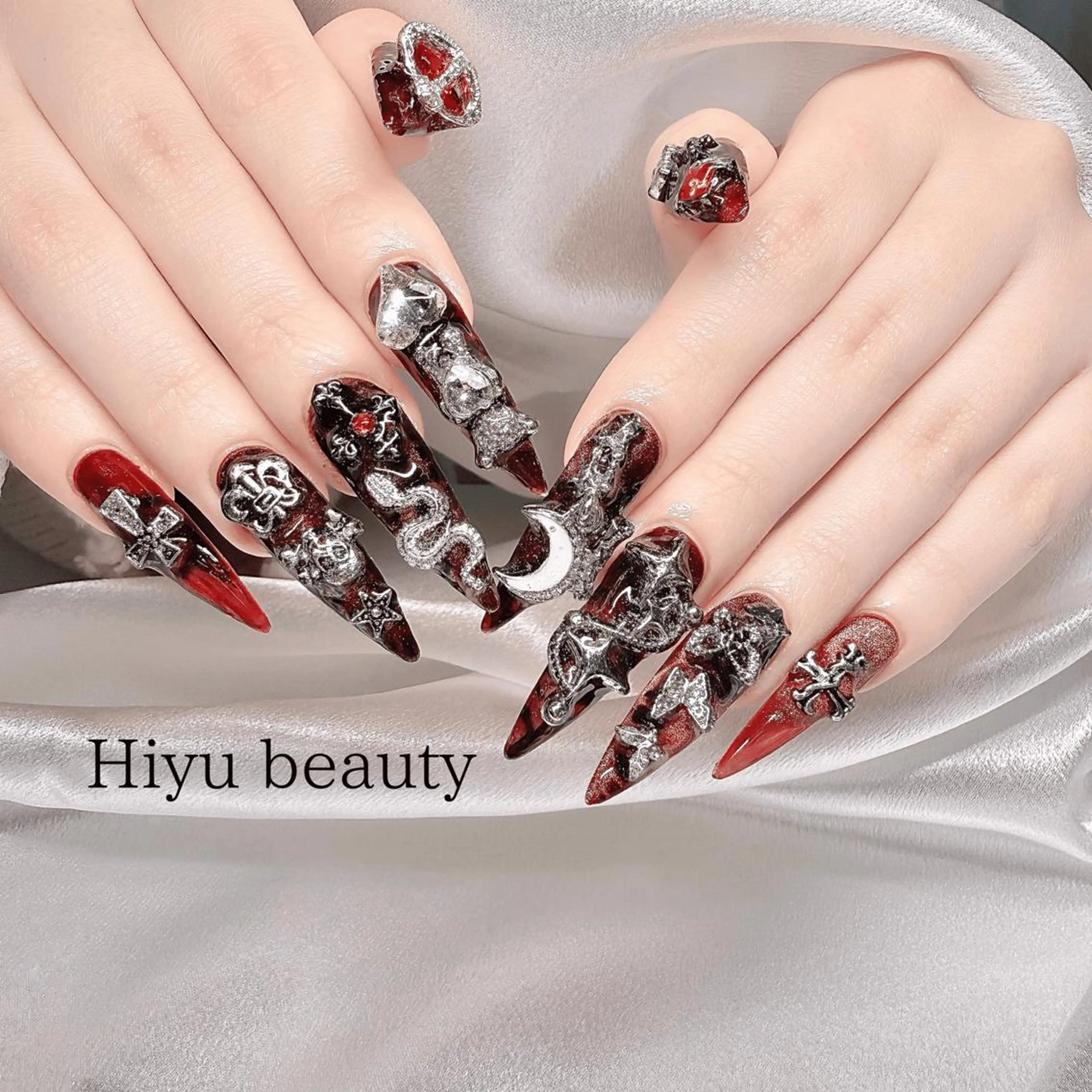 ネイル ヒユ ヒヨリのネイルデザイン