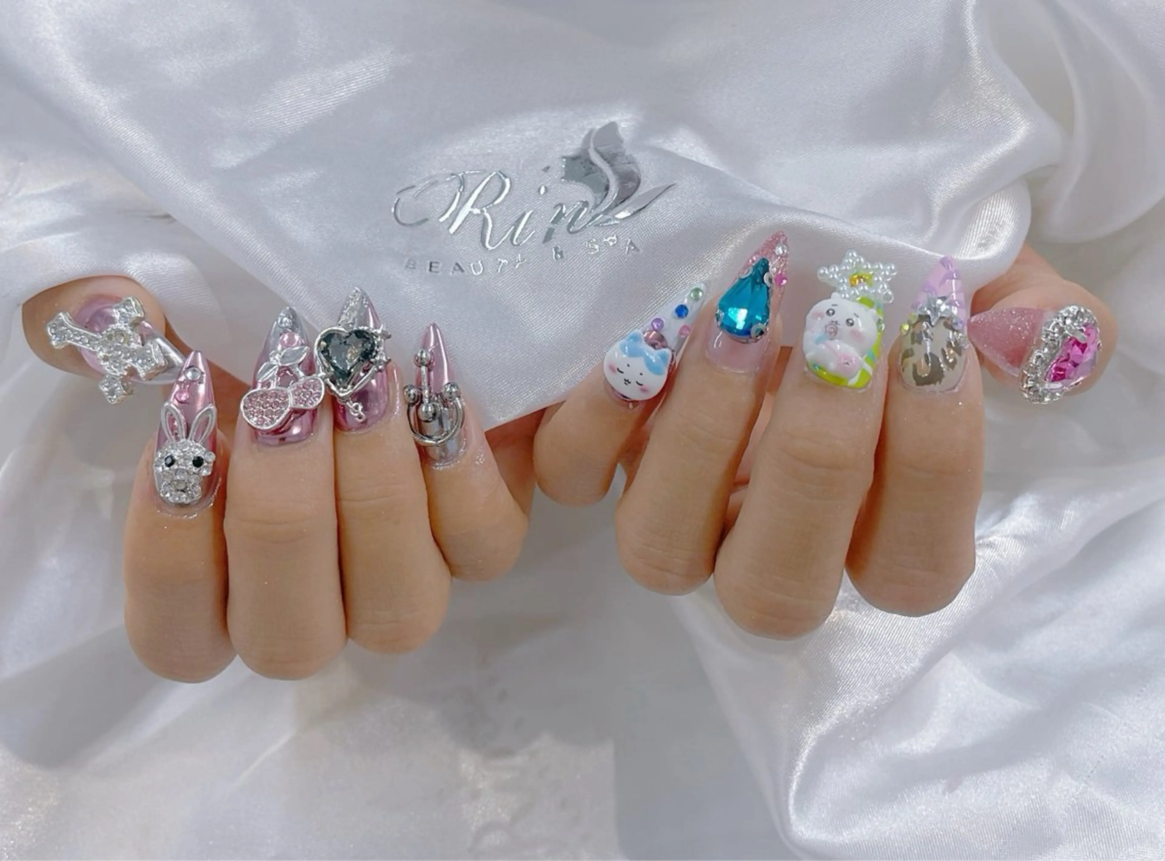 ネイル 成人式 ロングネイル ネイルチップ ハンドネイル Rin Nail 新大久保店のネイルデザイン