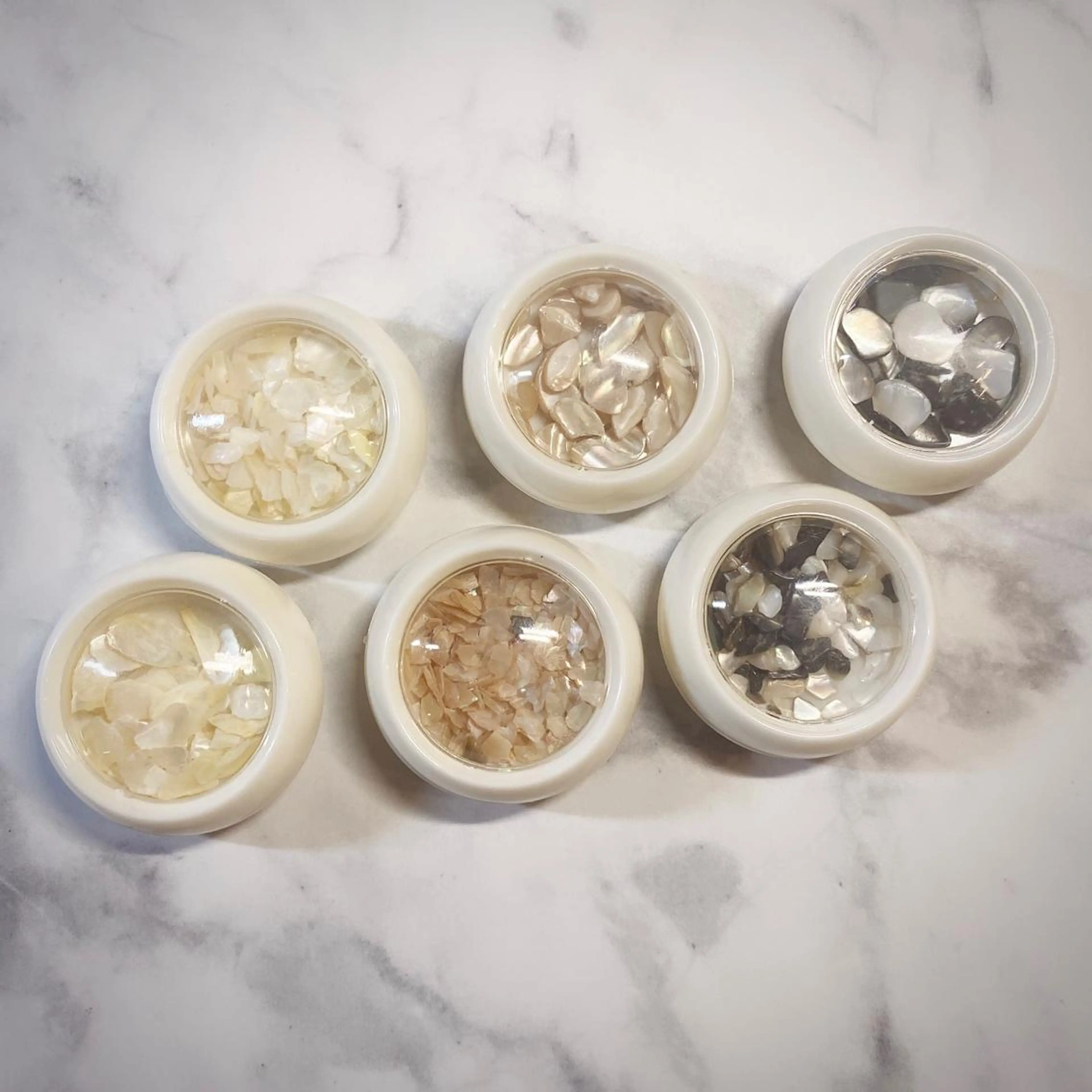 ネイル ストーンネイル ISHIHARA KANAのネイルデザイン