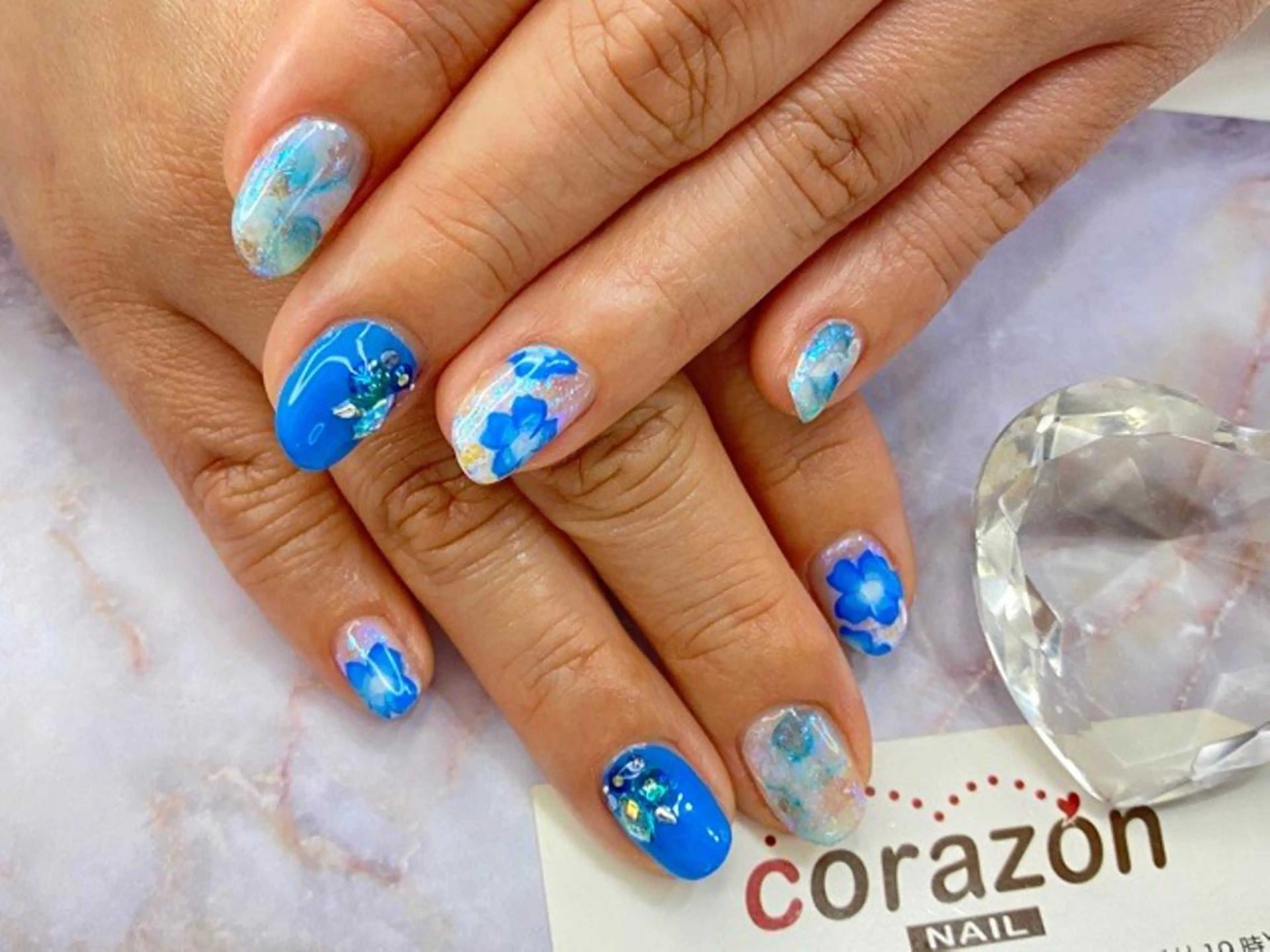 ネイル アートネイル オーロラネイル ブルー ニュアンスネイル ストーンネイル corazon所属・ネイリスト aicoのネイルデザイン