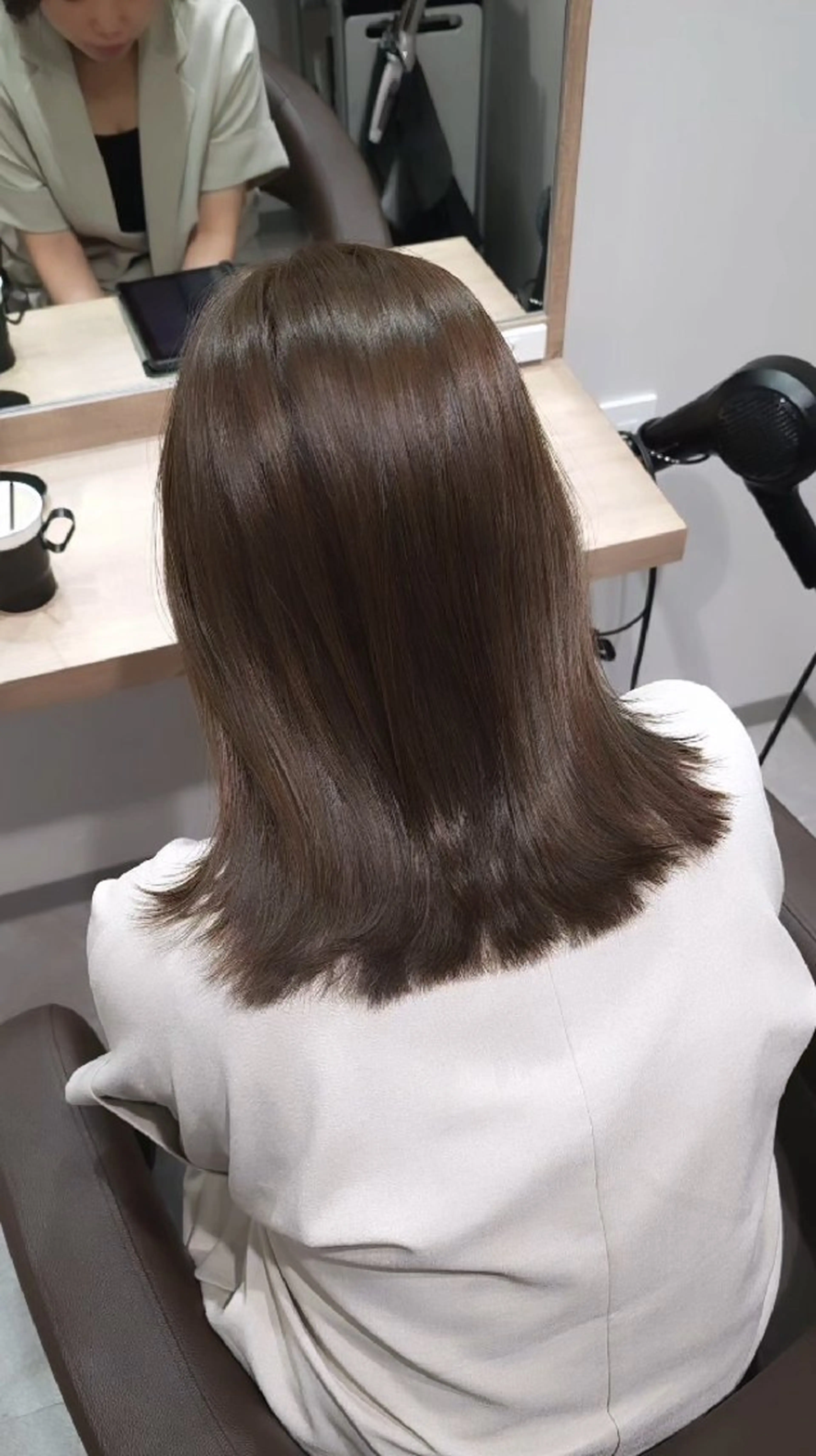 ミディアム カラー 似合わせカット カット ヘアカラー トリートメント サロウィン　神戸三宮店所属・三宮No.1ブリーチ 無しカラー/杉山太貴のヘアスタイル