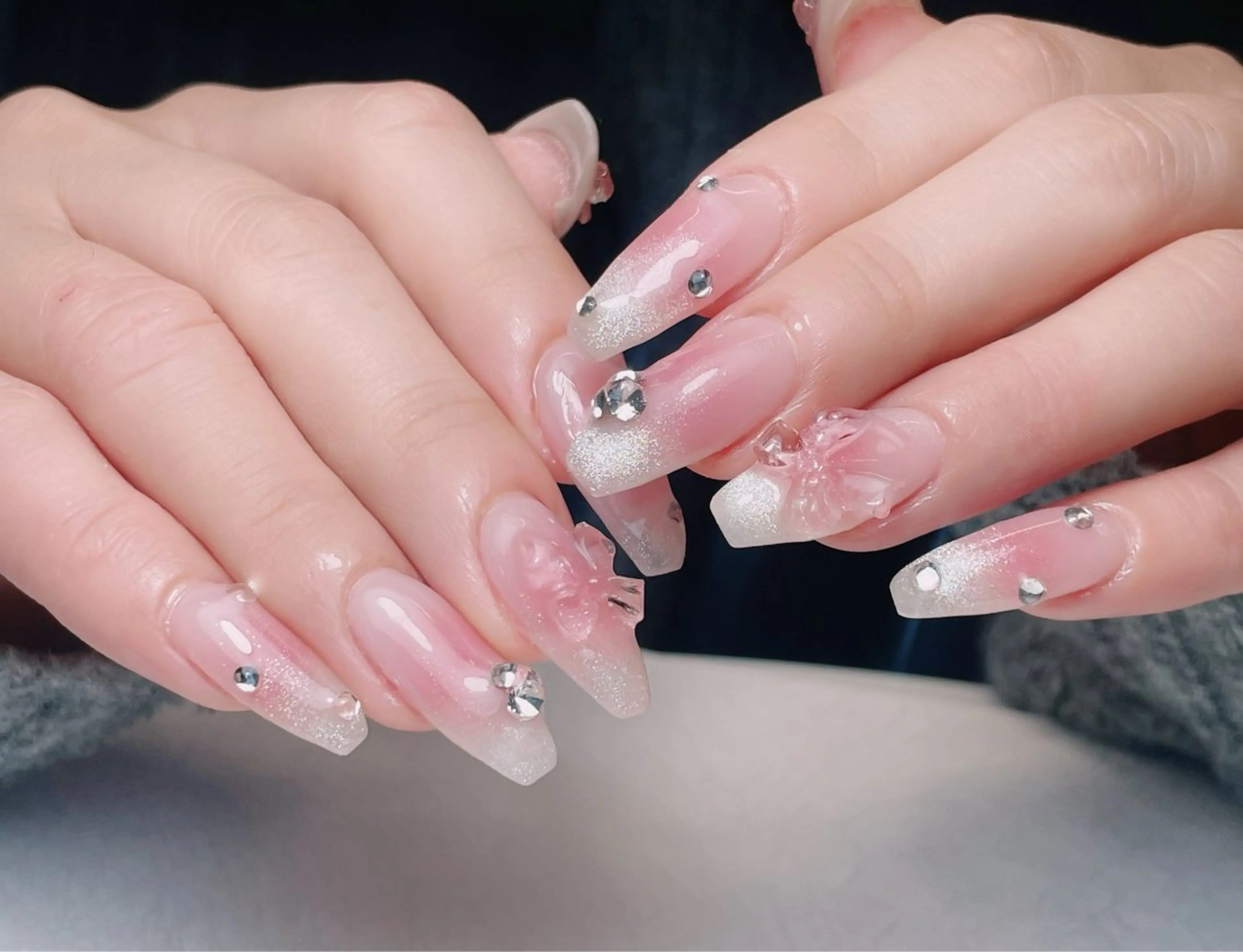 ネイル チークネイル 長さ出し フレンチネイル グラデーション キラキラネイル 中野駅から2分 MEO NAILのネイルデザイン