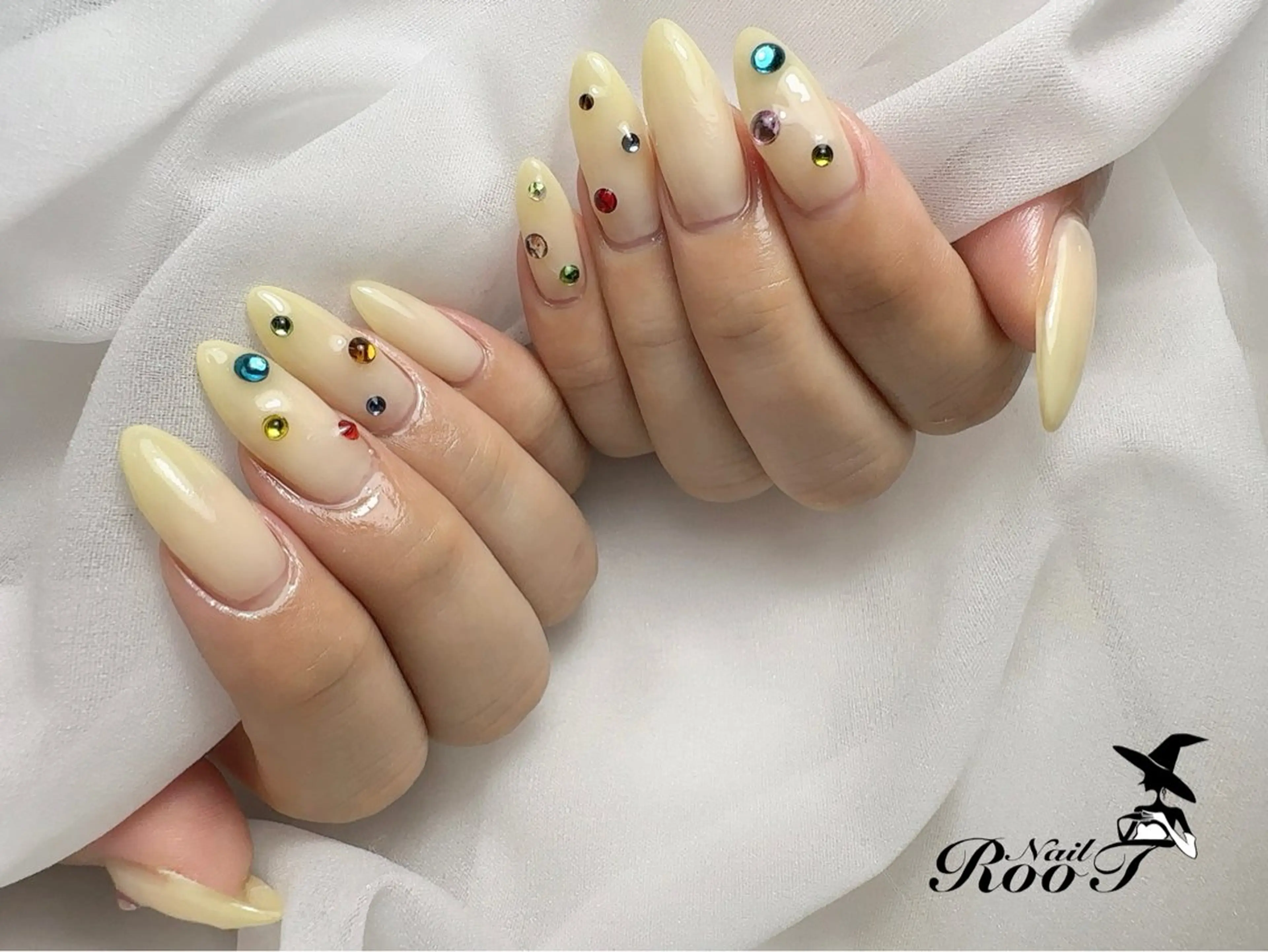 ネイル 黄色 ハンドネイル RooT Nailのネイルデザイン