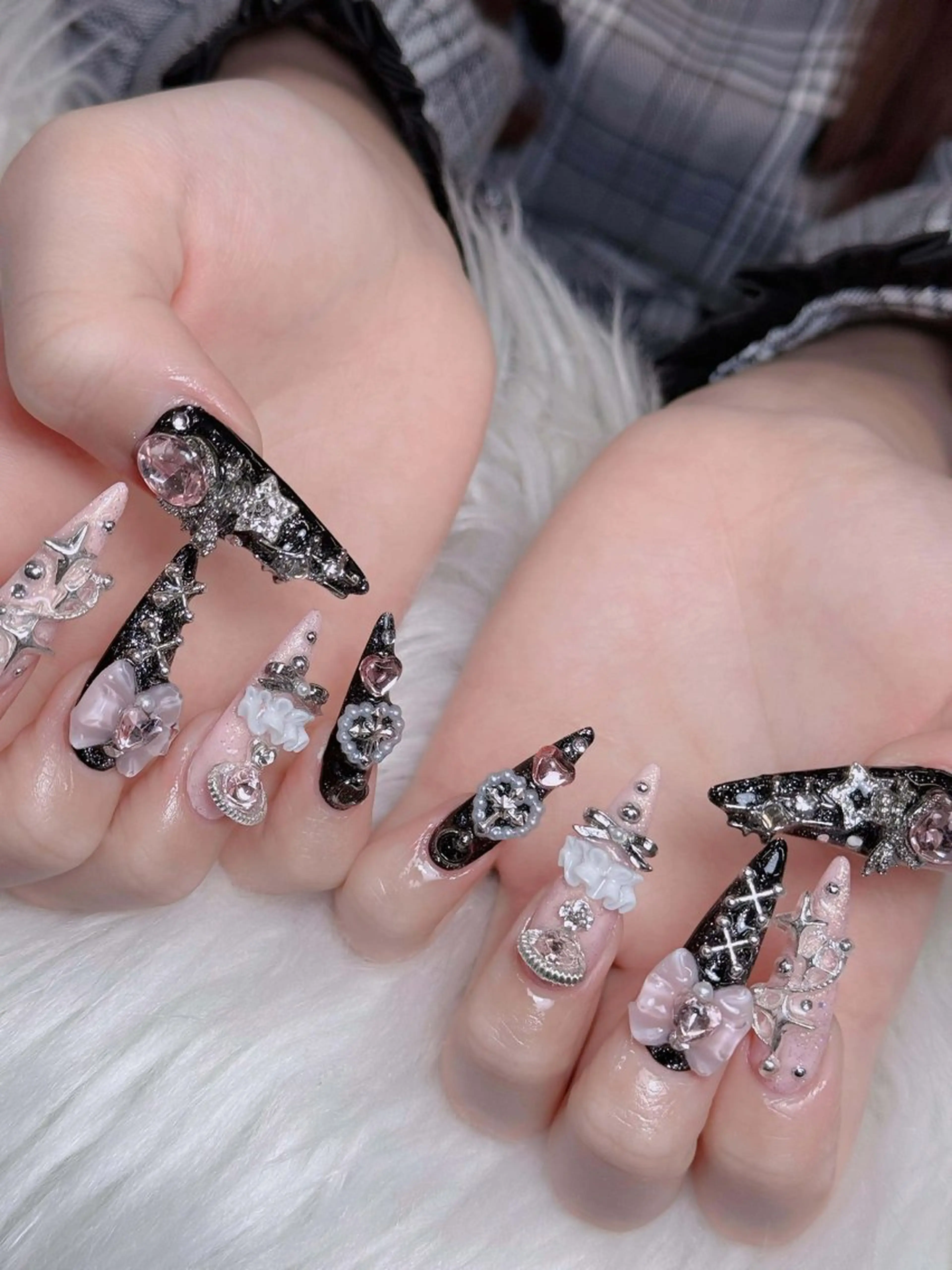 ネイル オーロラネイル チークネイル フットネイル フレンチネイル 韓国ネイル ハンドネイル Lumi Nailのネイルデザイン