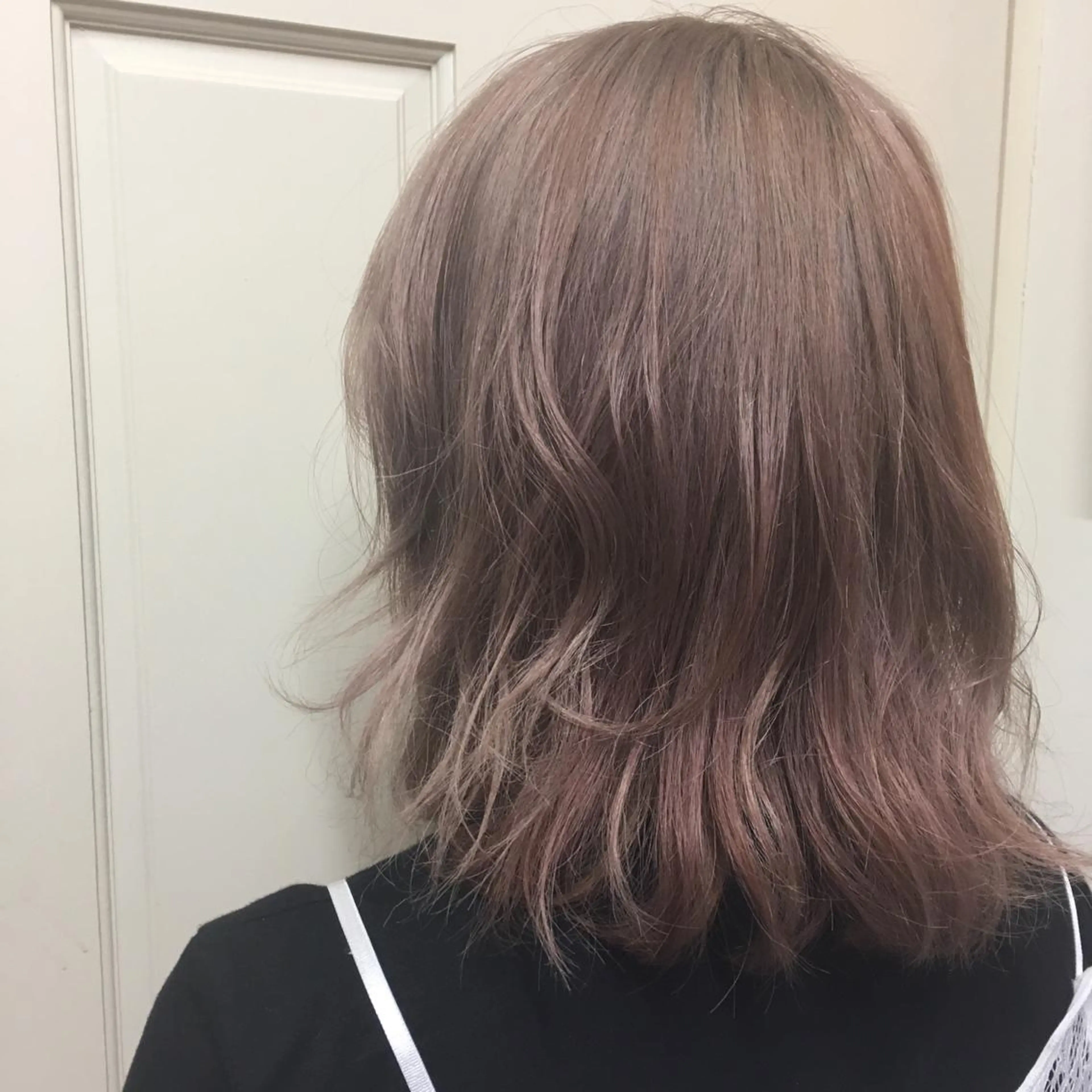 ミディアム カラー アッシュ パープルカラー パープルアッシュ garlandeyelash所属・新中 茉莉香の眉毛・アイブロウイメージ