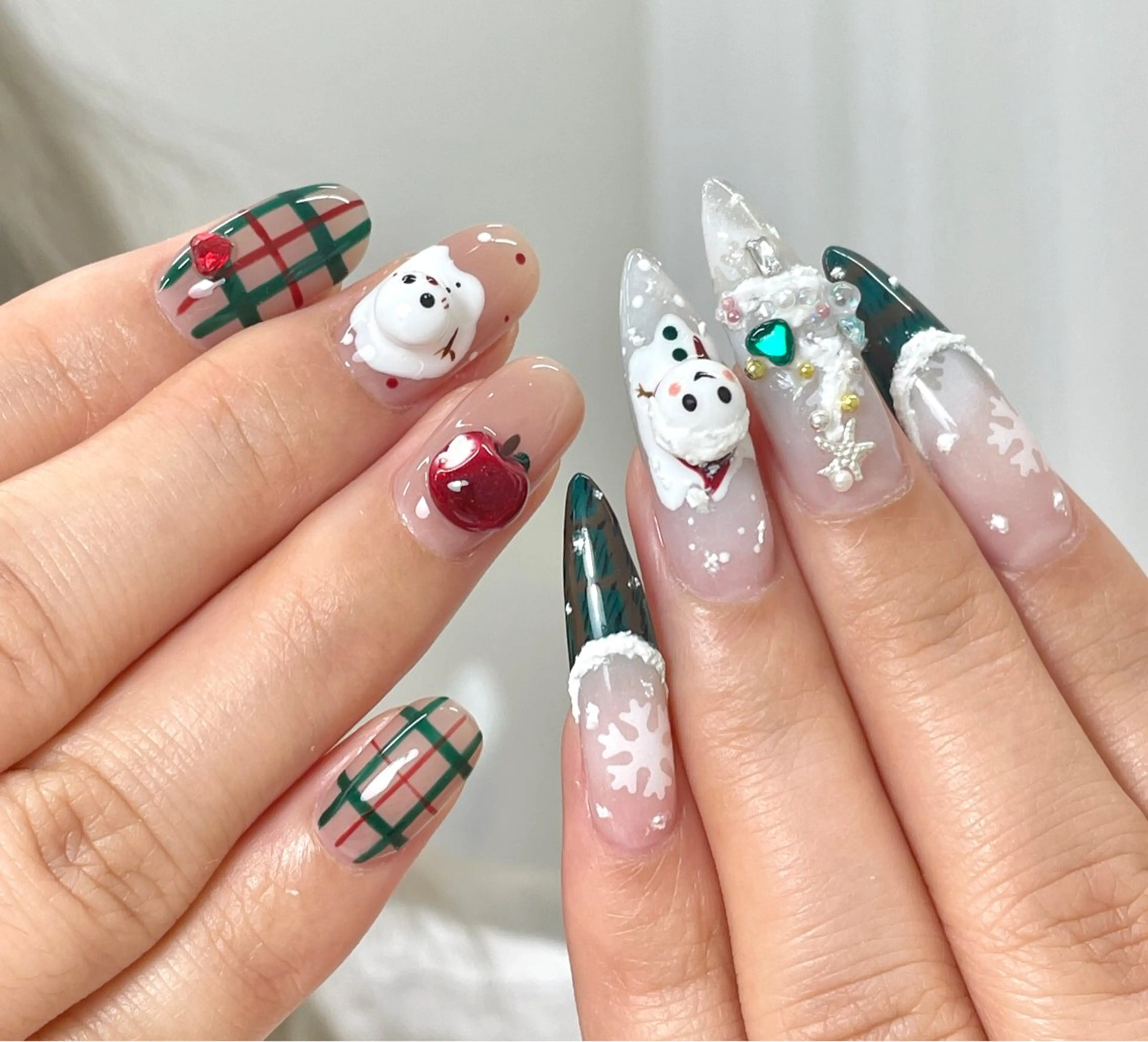 ネイル 冬ネイル クリスマス 夏 目のネイルデザイン