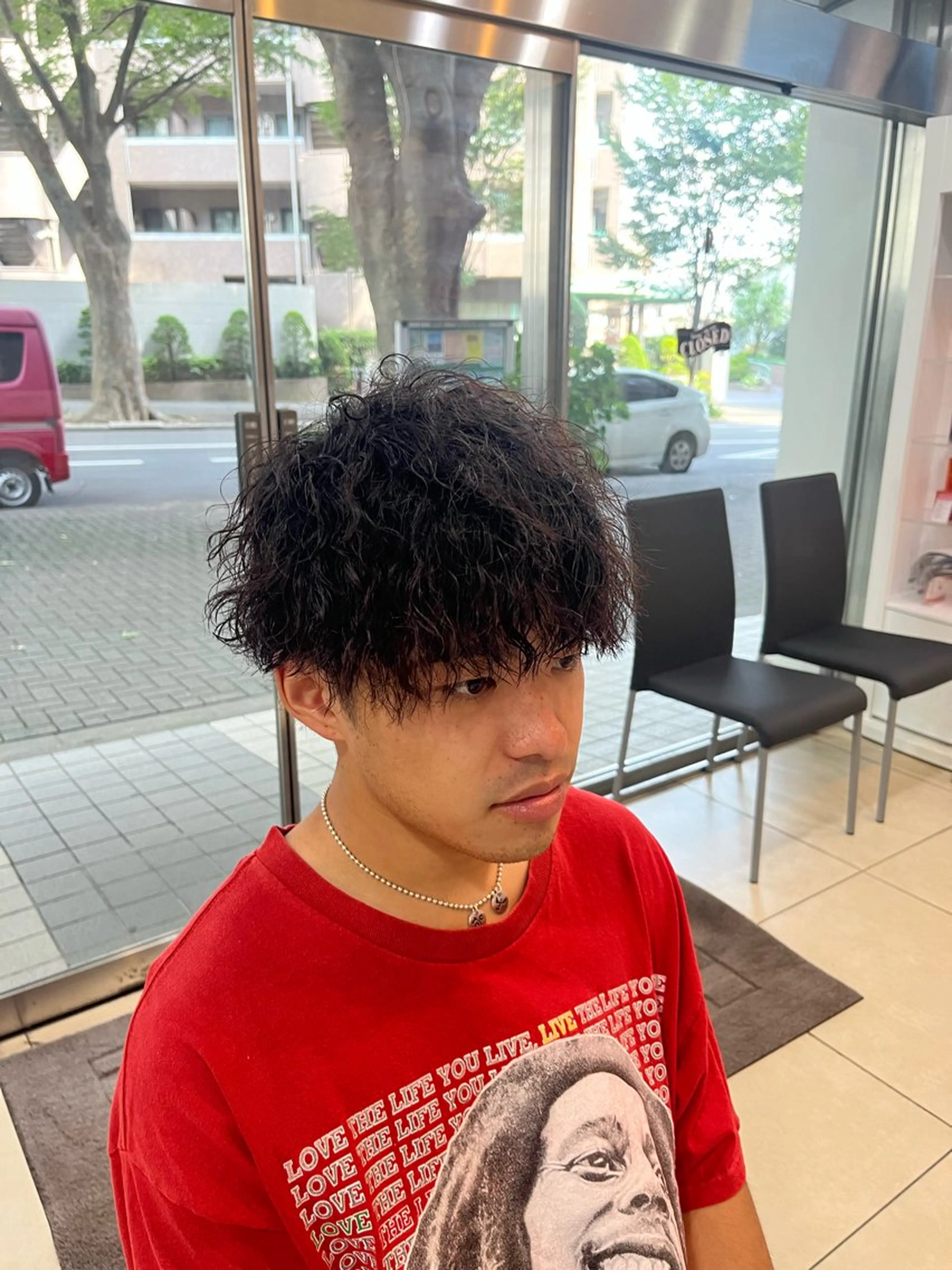 ショート パーマ メンズ マッシュ メンズパーマ ツイストスパイラルパーマ ショートヘア スパイラルパーマ カット パーマ 韓国風メンズ/毛流れ ヘアなら須田龍世のヘアスタイル