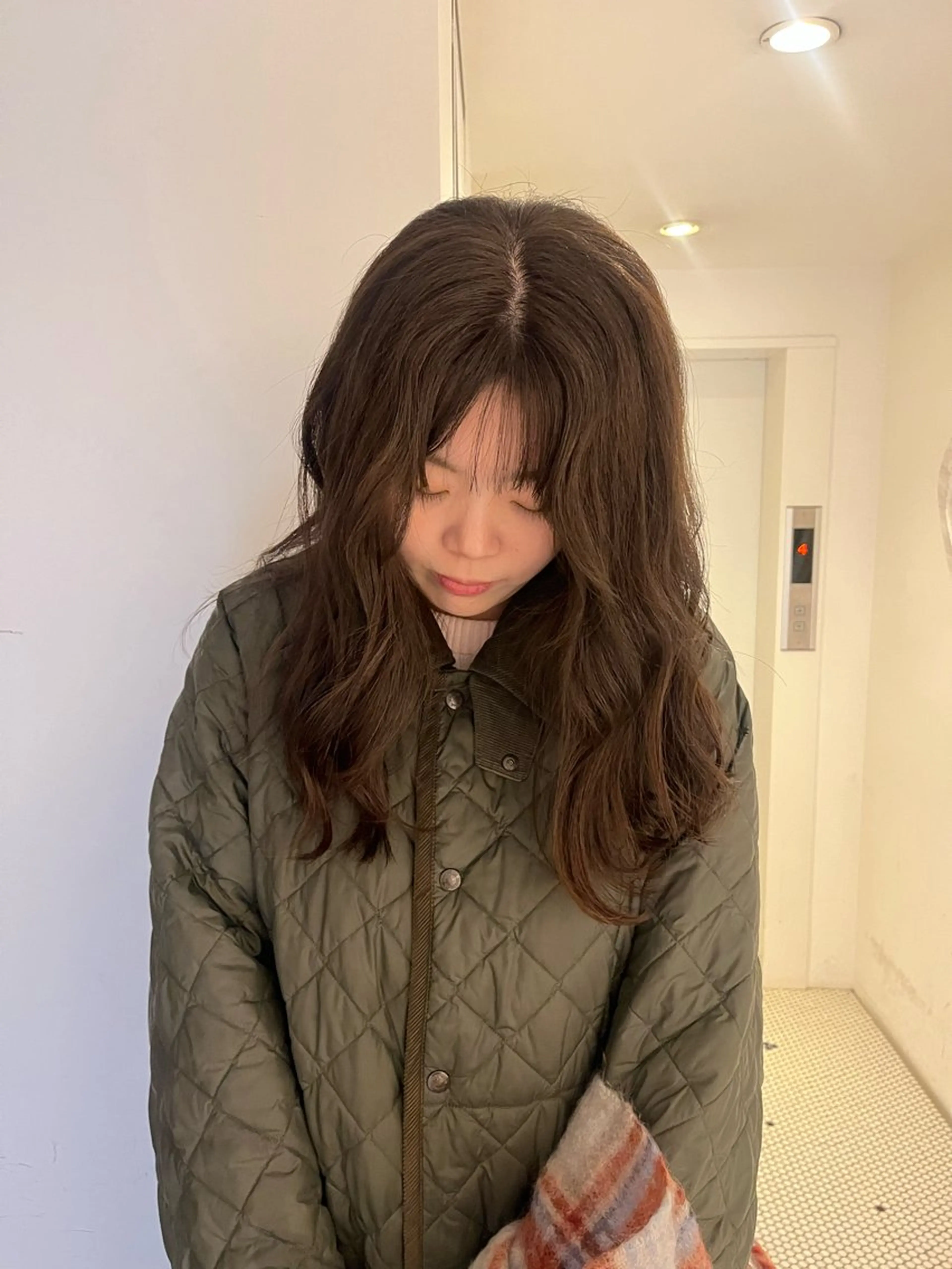 ロング カット ヘアカラー あやか/ベージュ /透け感カラーのヘアスタイル