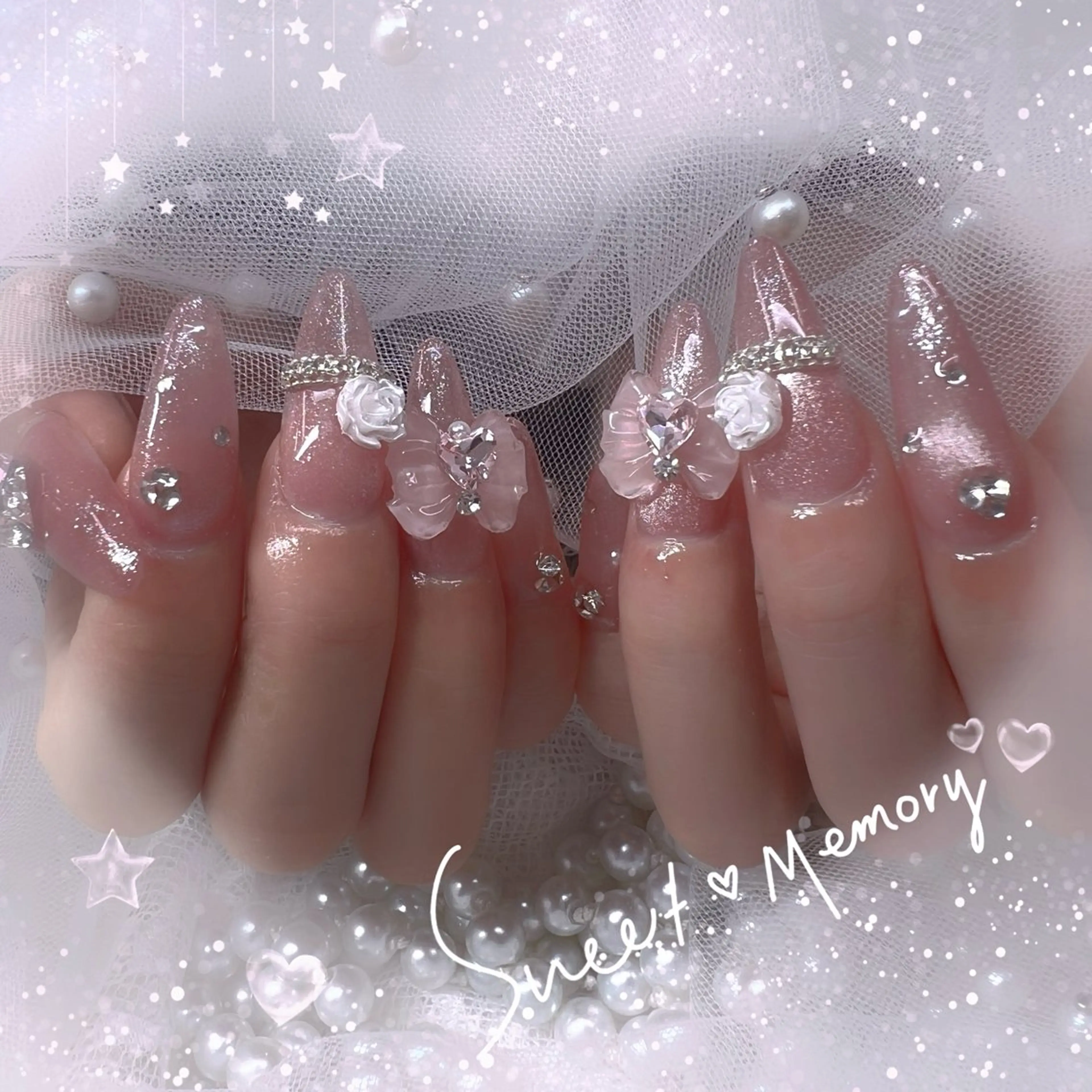 ネイル チークネイル フレンチネイル ガーリー ガラスフレンチ グラデーション ハンドネイル Chill Nailsalonのネイルデザイン