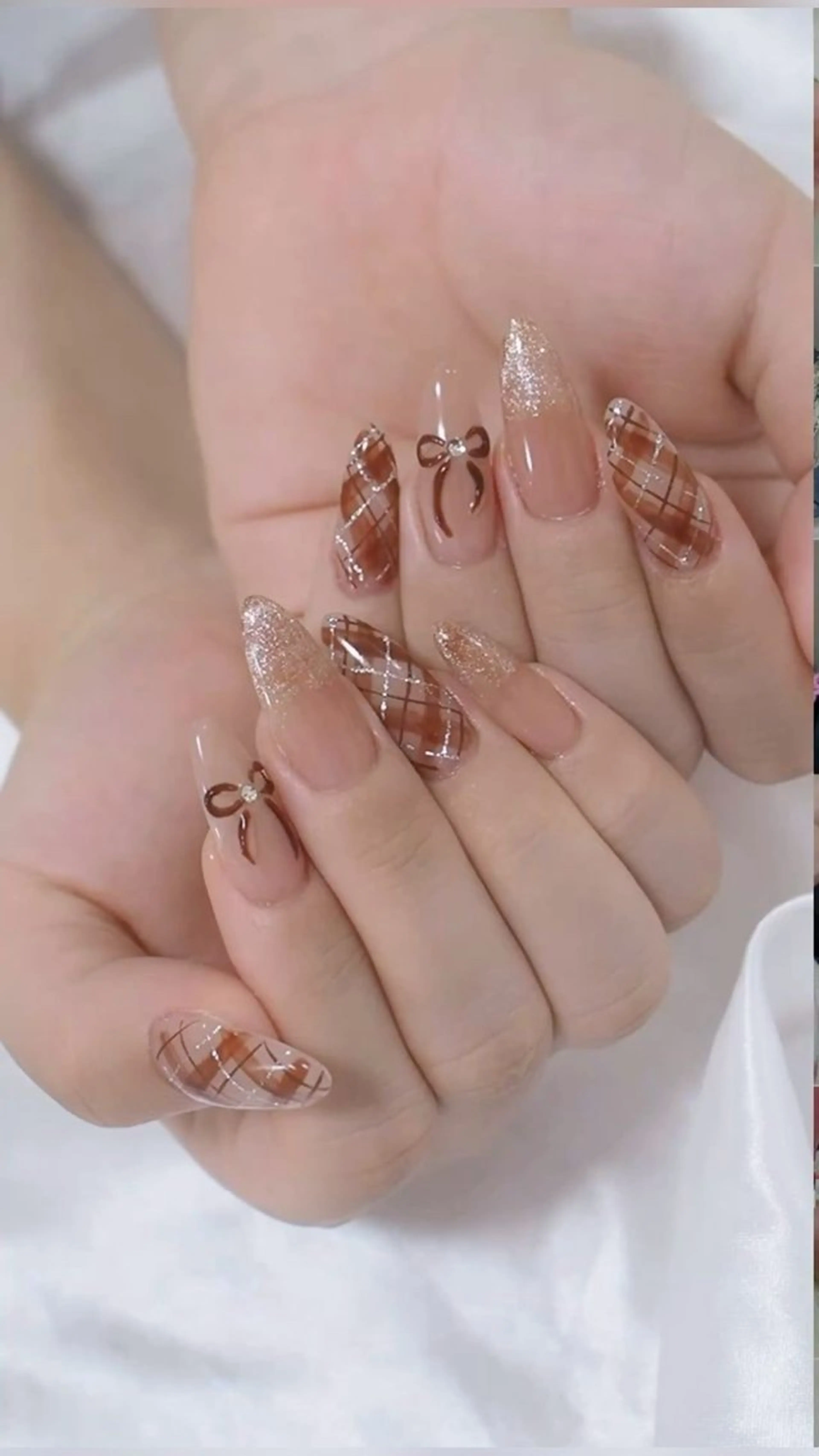 ネイル ハンドネイル EMI ANA.CHUOのネイルデザイン