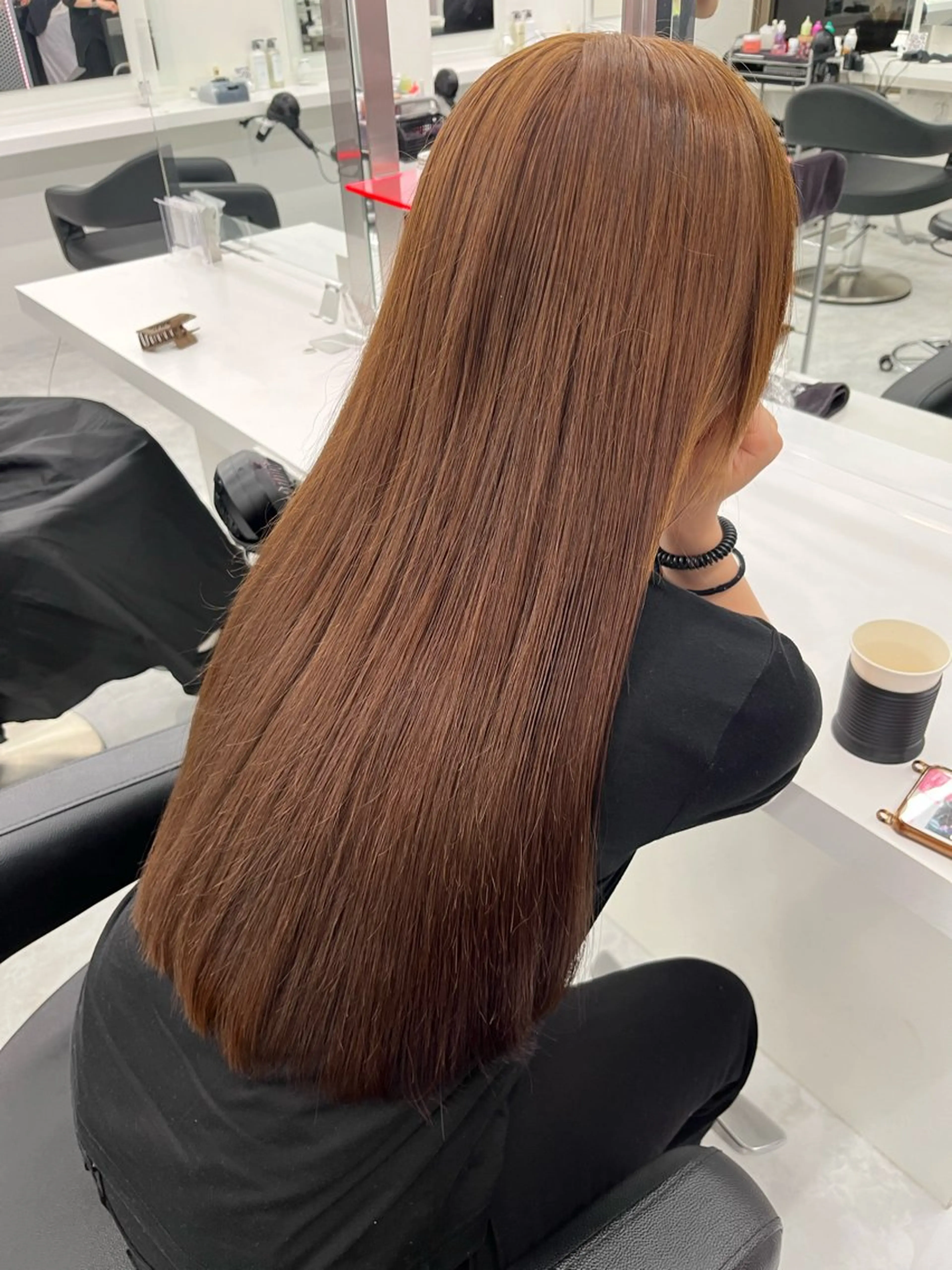 ロング ❤︎ワンホンガーリー なハイトーンヘア❤︎のヘアスタイル