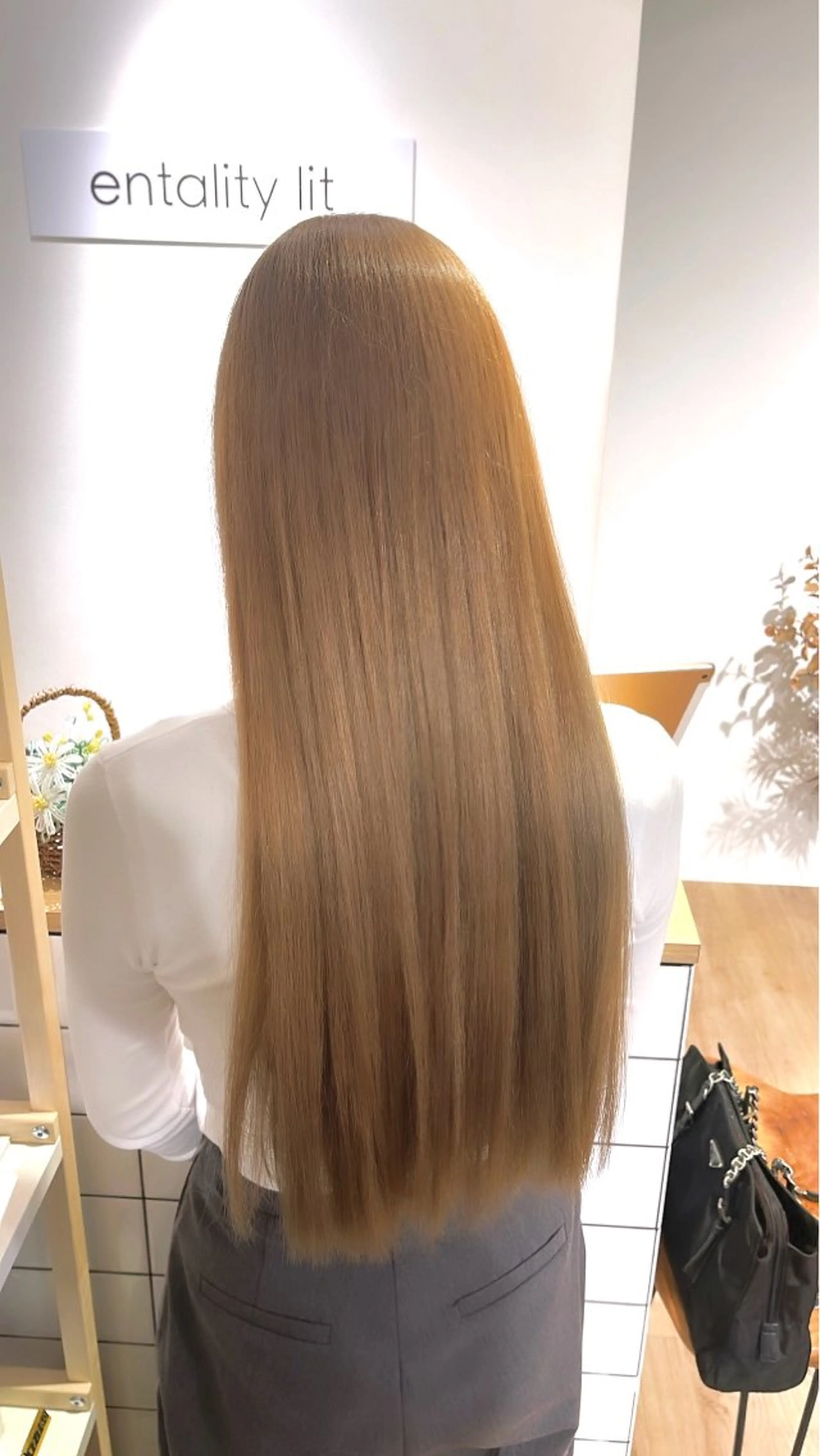 ロング カラー ブリーチ ANDIAMO SAKAE  楓のヘアスタイル