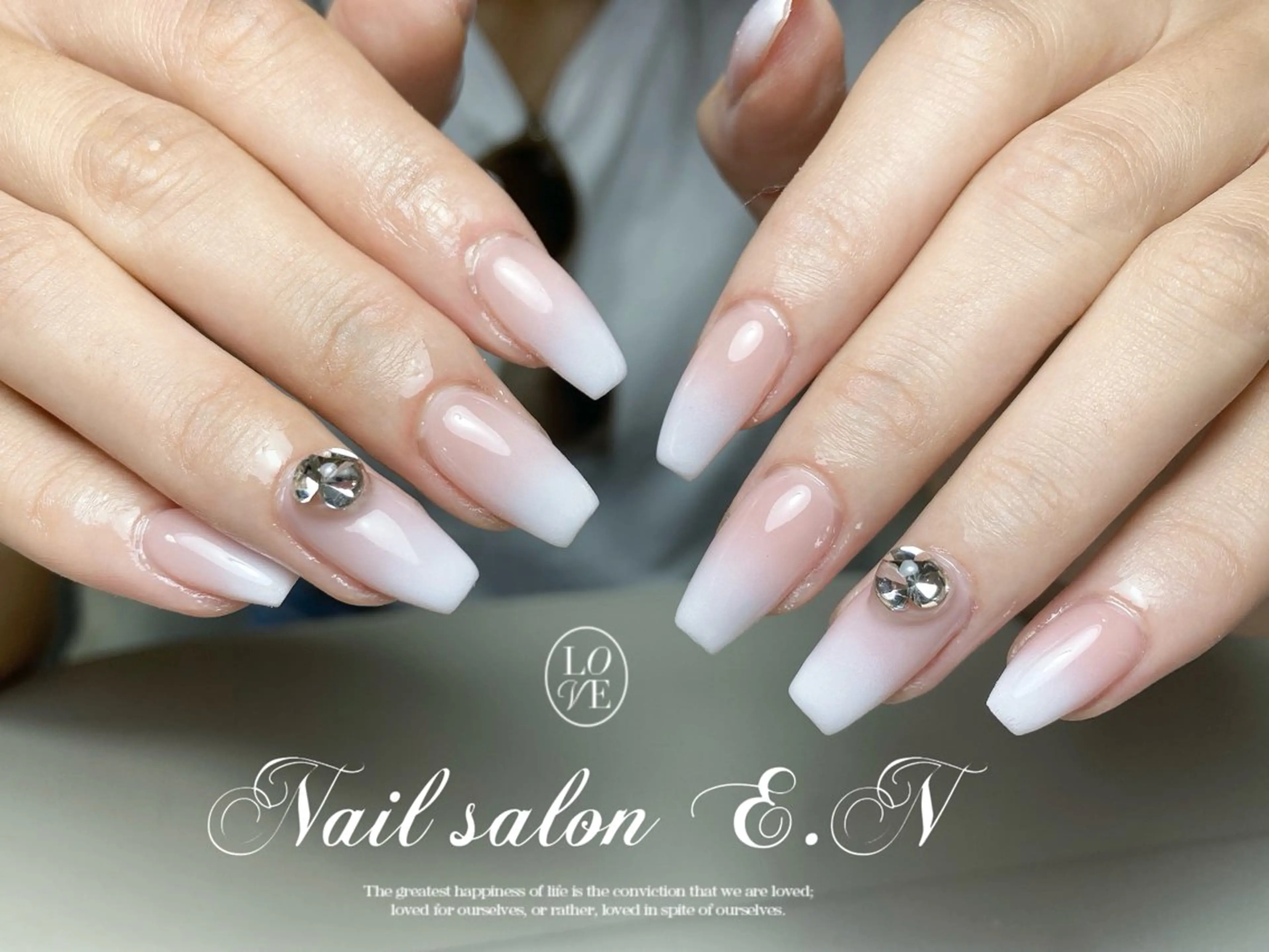 ネイル アートネイル オーロラネイル ガーリー キラキラネイル 韓国ネイル E.N🦋 長さ出し/持ち込みのネイルデザイン