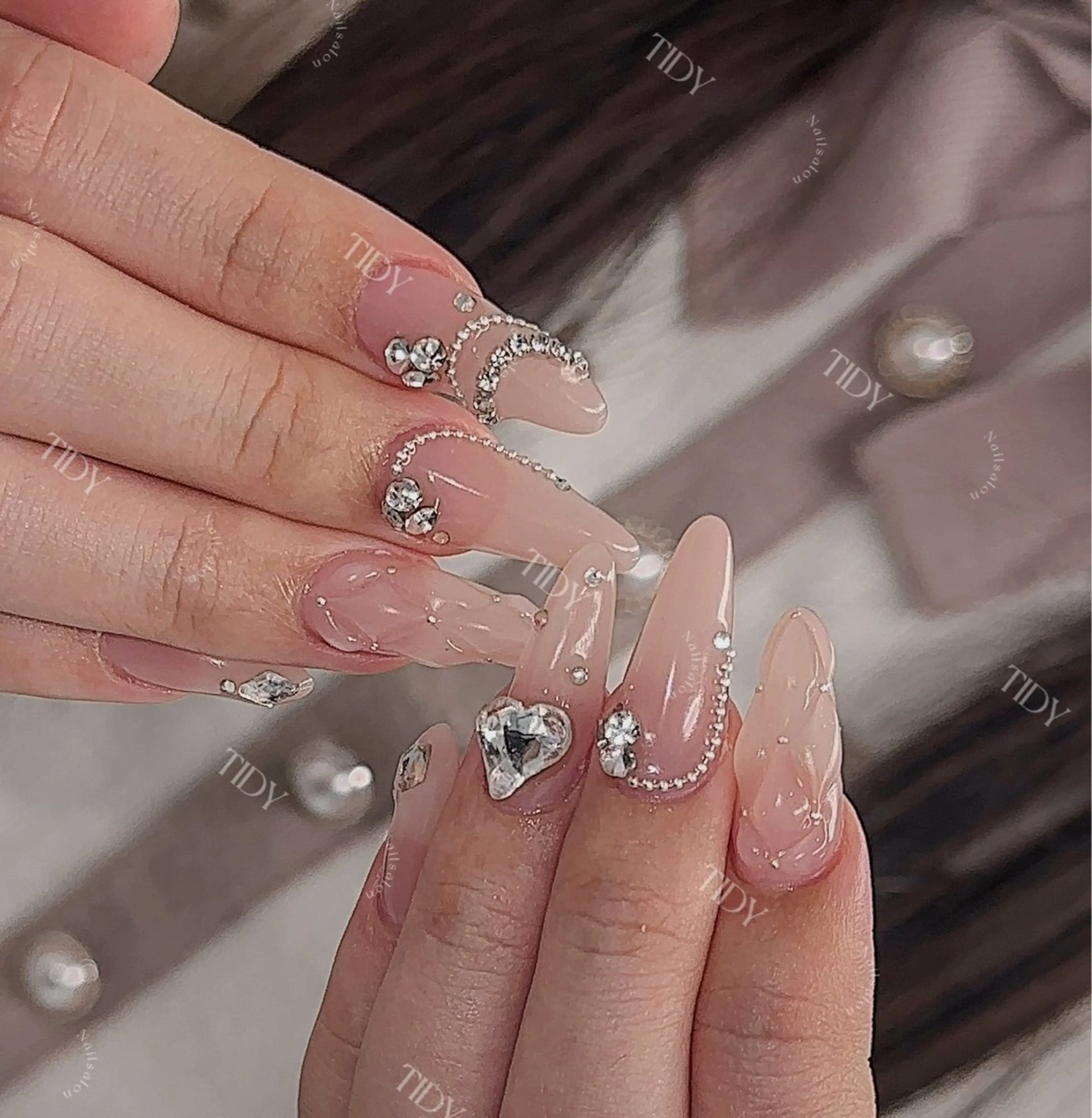 ネイル フットネイル ジェルネイル キラキラネイル 韓国ネイル ロングネイル ハンドネイル TIDY .のネイルデザイン