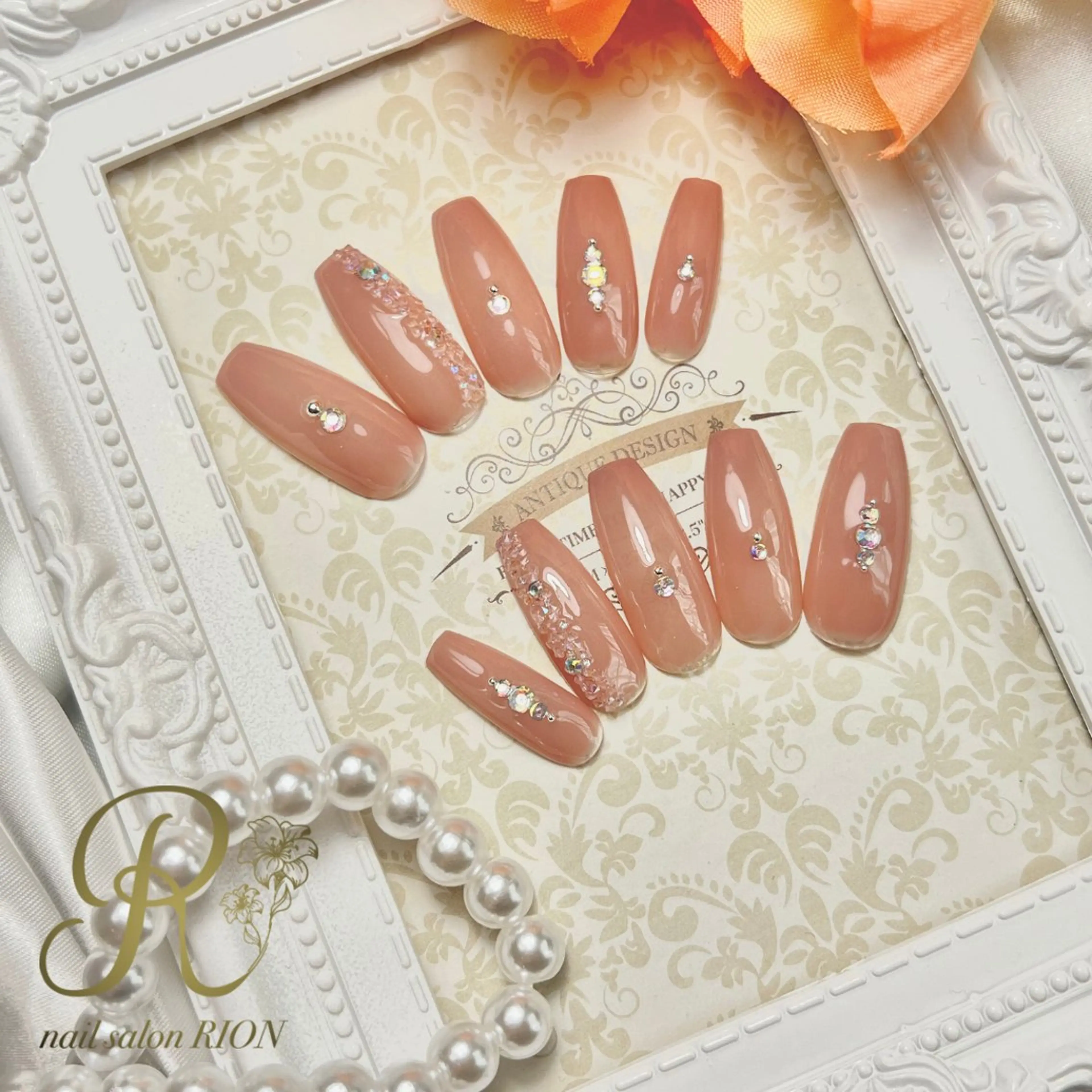 ネイル シンプルネイル ストーンネイル ネイルチップ ハンドネイル 加藤 恵のネイルデザイン