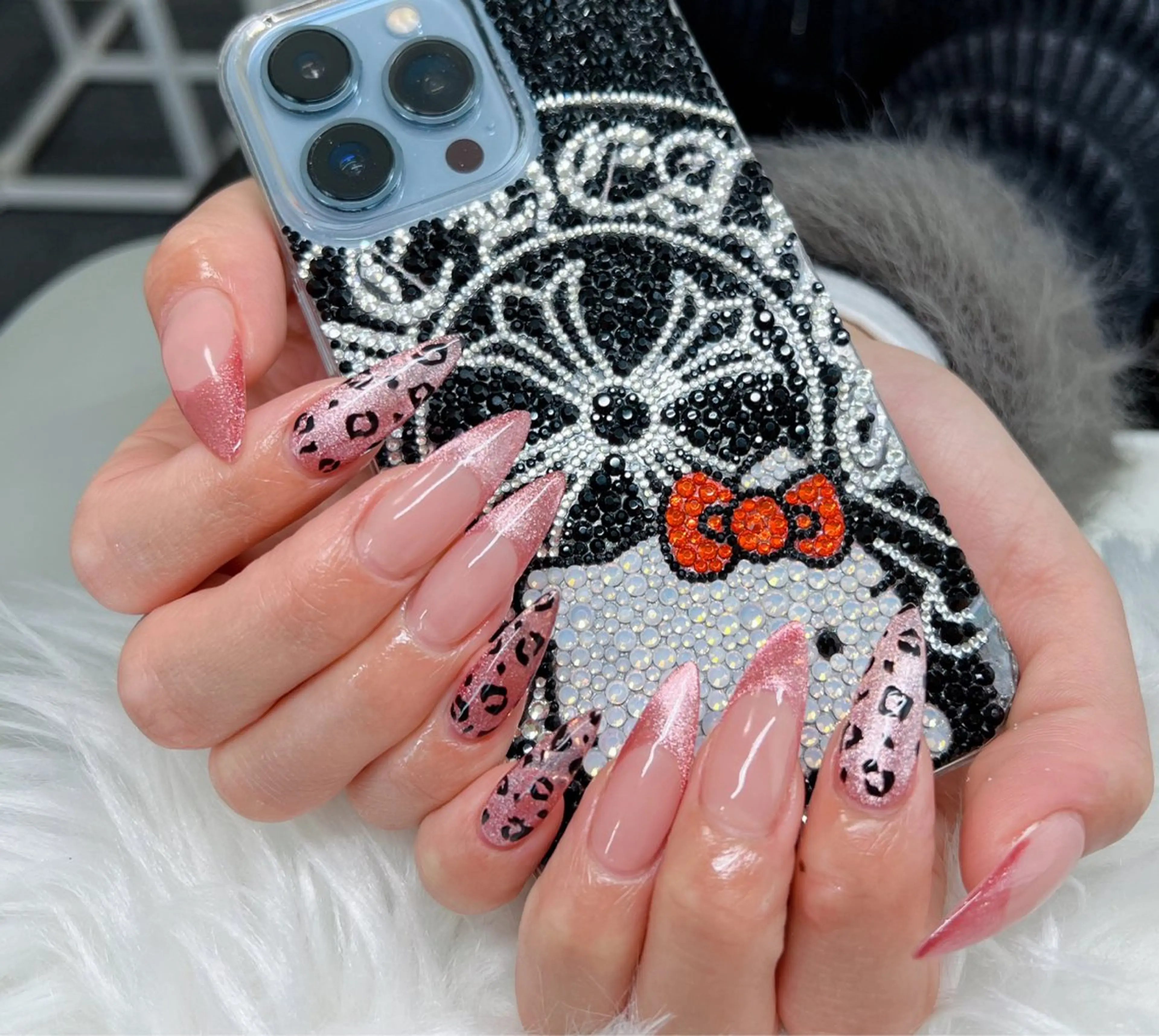 ネイル 長さ出し フレンチネイル キラキラネイル 韓国ネイル マグネットネイル ハンドネイル Lee _nailのネイルデザイン