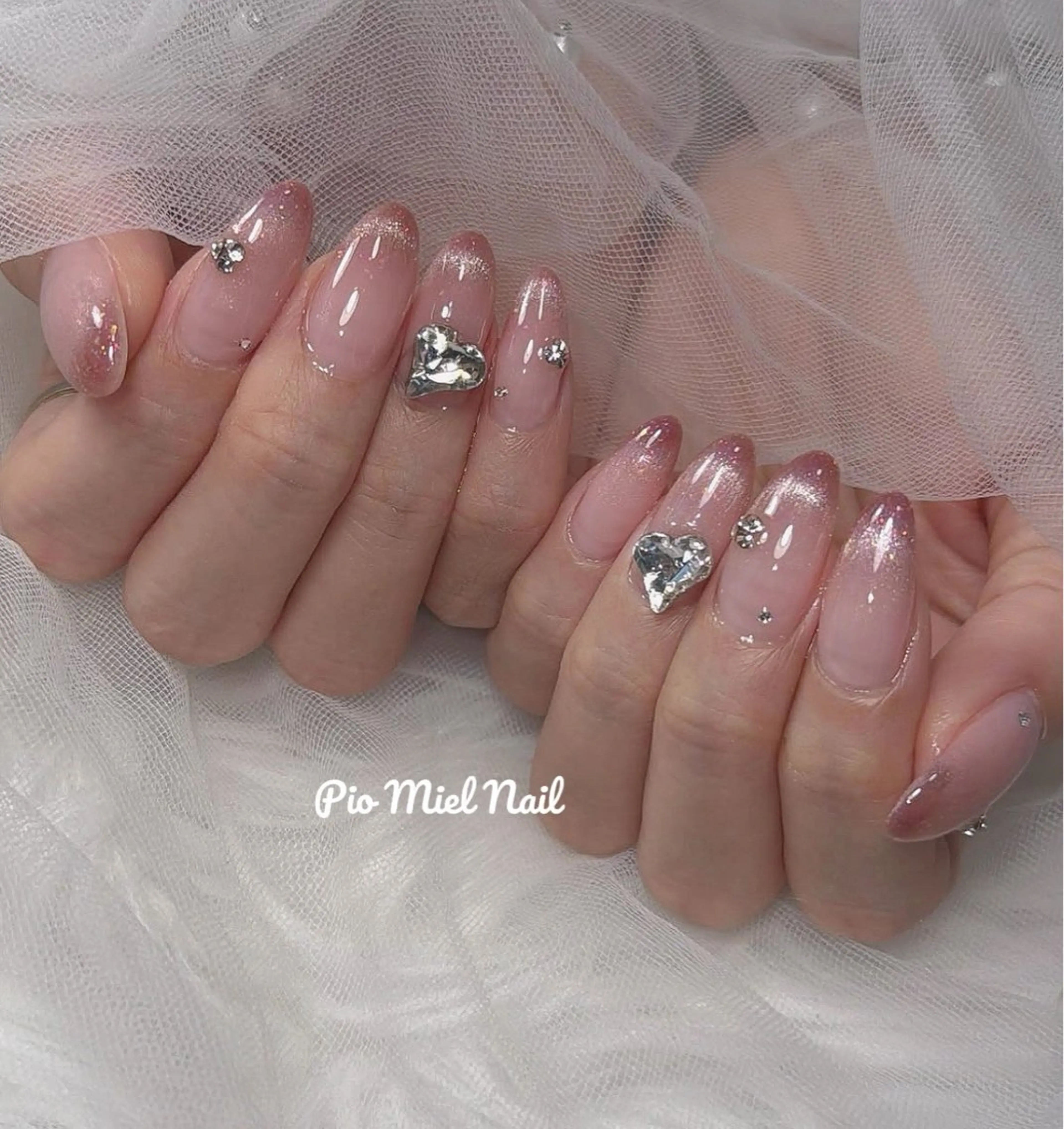 ミディアム 韓国風ヘア ハンドネイル momo 長さだしのネイルデザイン