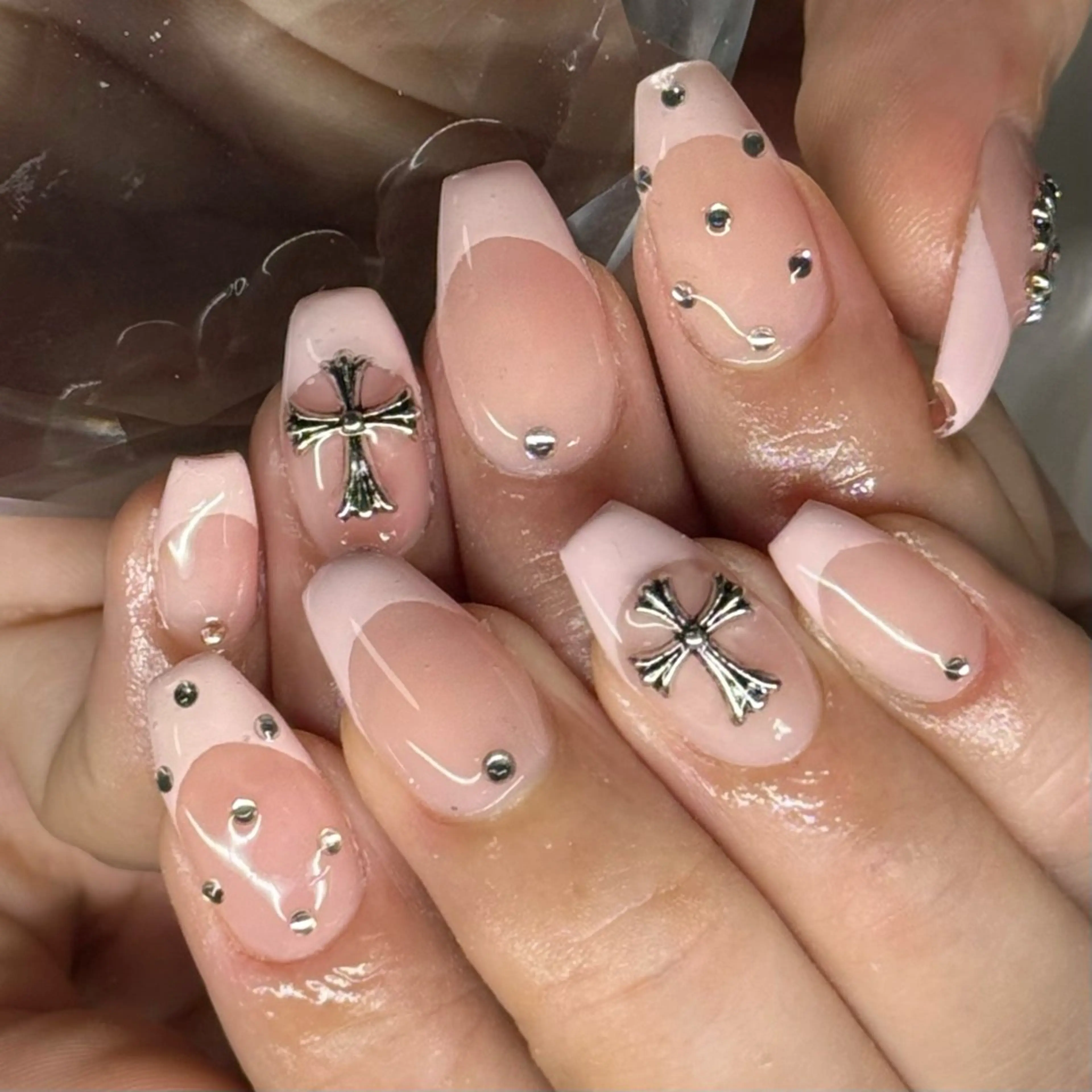 ネイル ハンドネイル ルシイ🎀新宿長さ 出しパーツ専門店のネイルデザイン