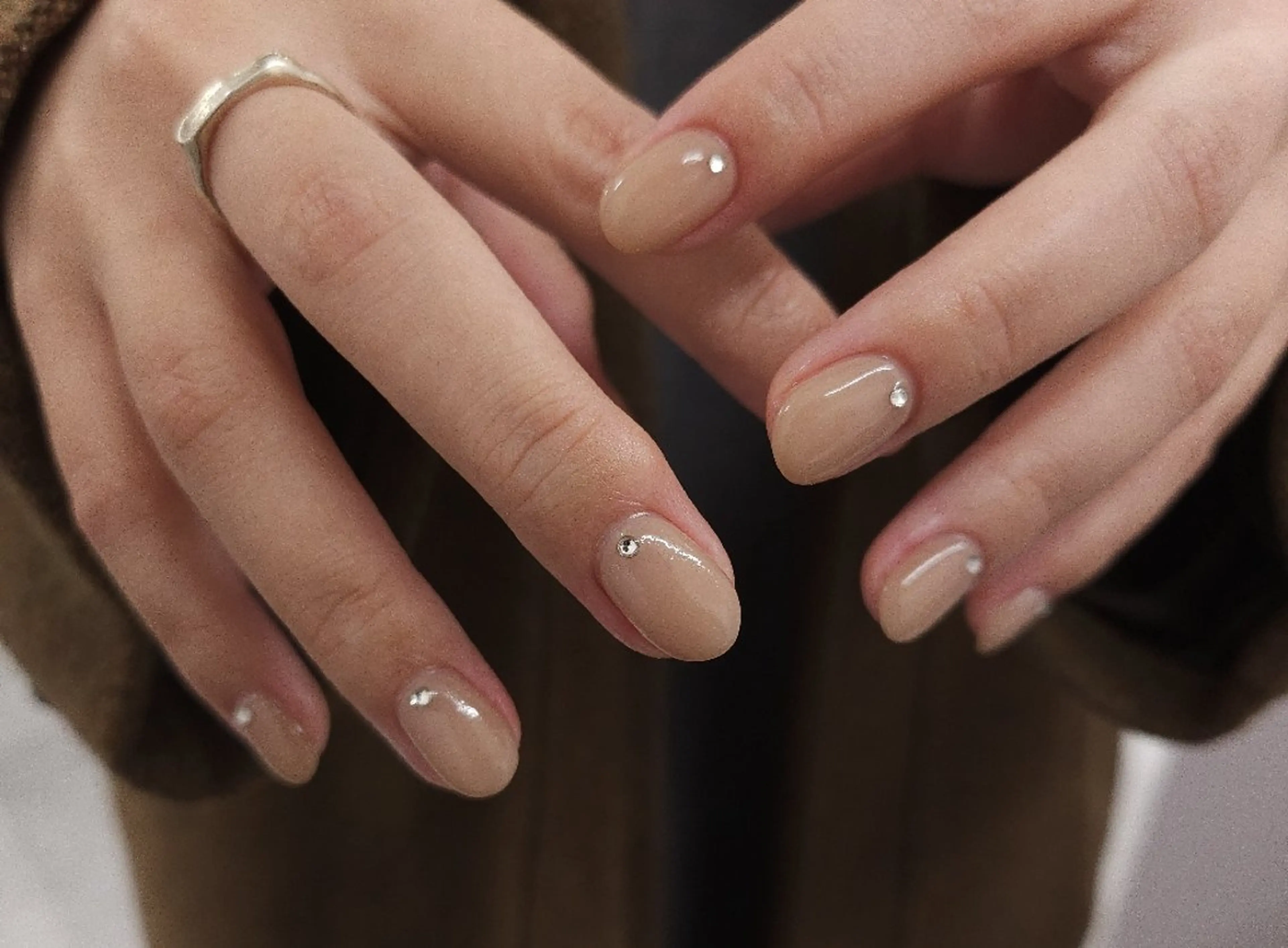 ネイル ジェルネイル ワンカラーネイル パラジェル シンプルネイル ストーンネイル ハンドネイル puku nail 🌼kazu🌼のネイルデザイン