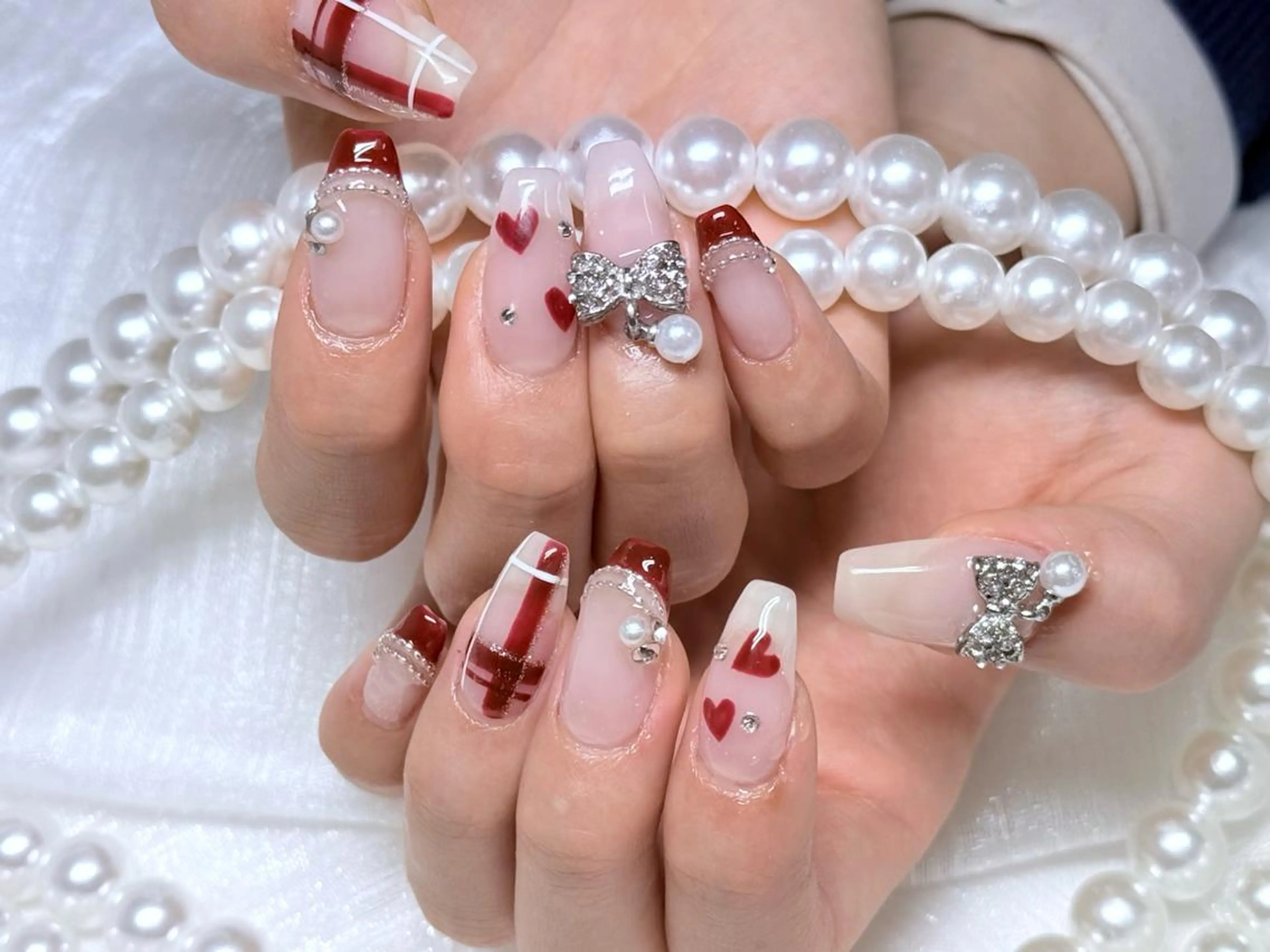 ネイル オーロラネイル 長さ出し フレンチネイル ガーリー キラキラネイル Lucky nail salonのネイルデザイン