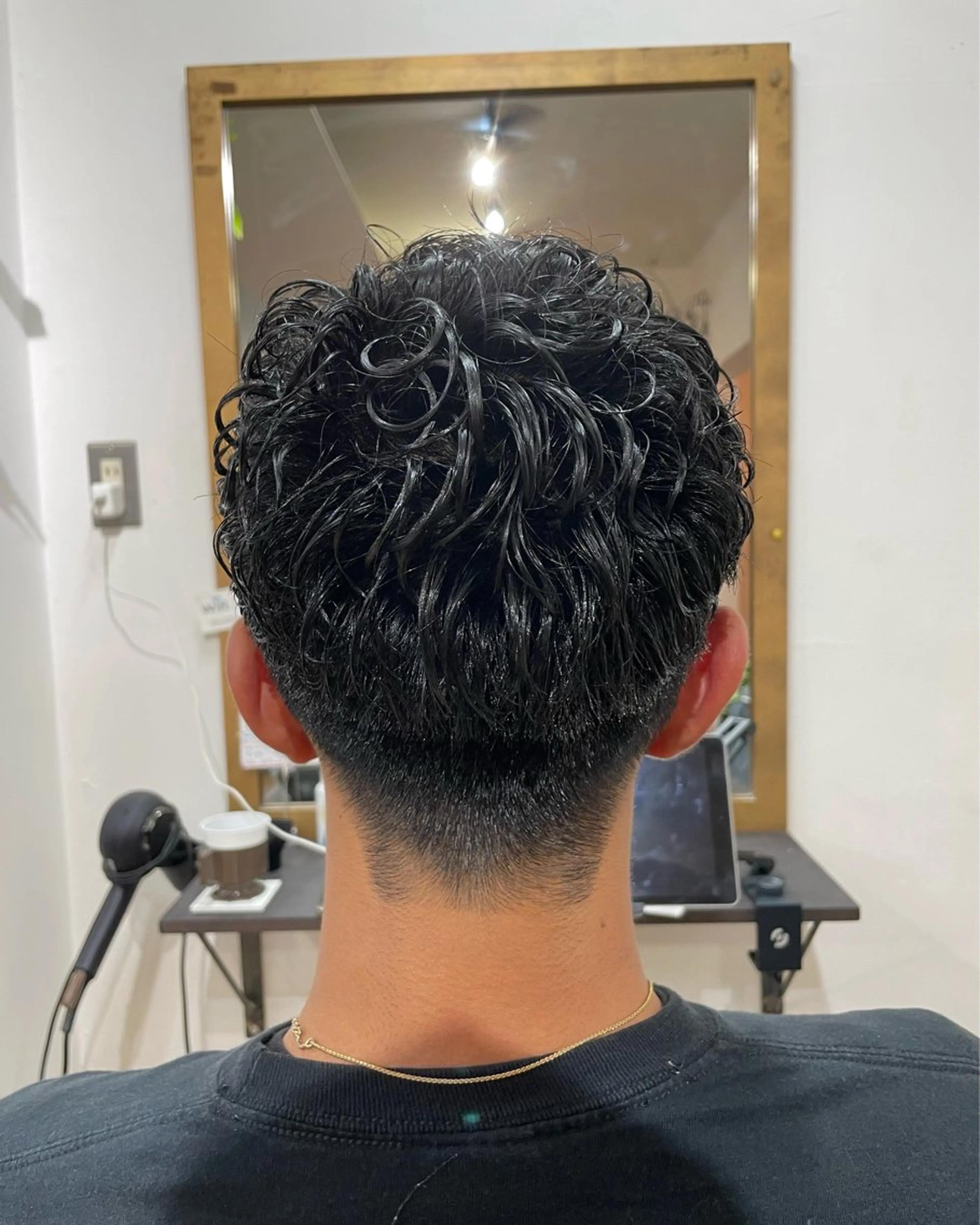 ショート パーマ メンズ スペインカール JERICHO HAIR所属・河野 由佳の眉毛・アイブロウイメージ