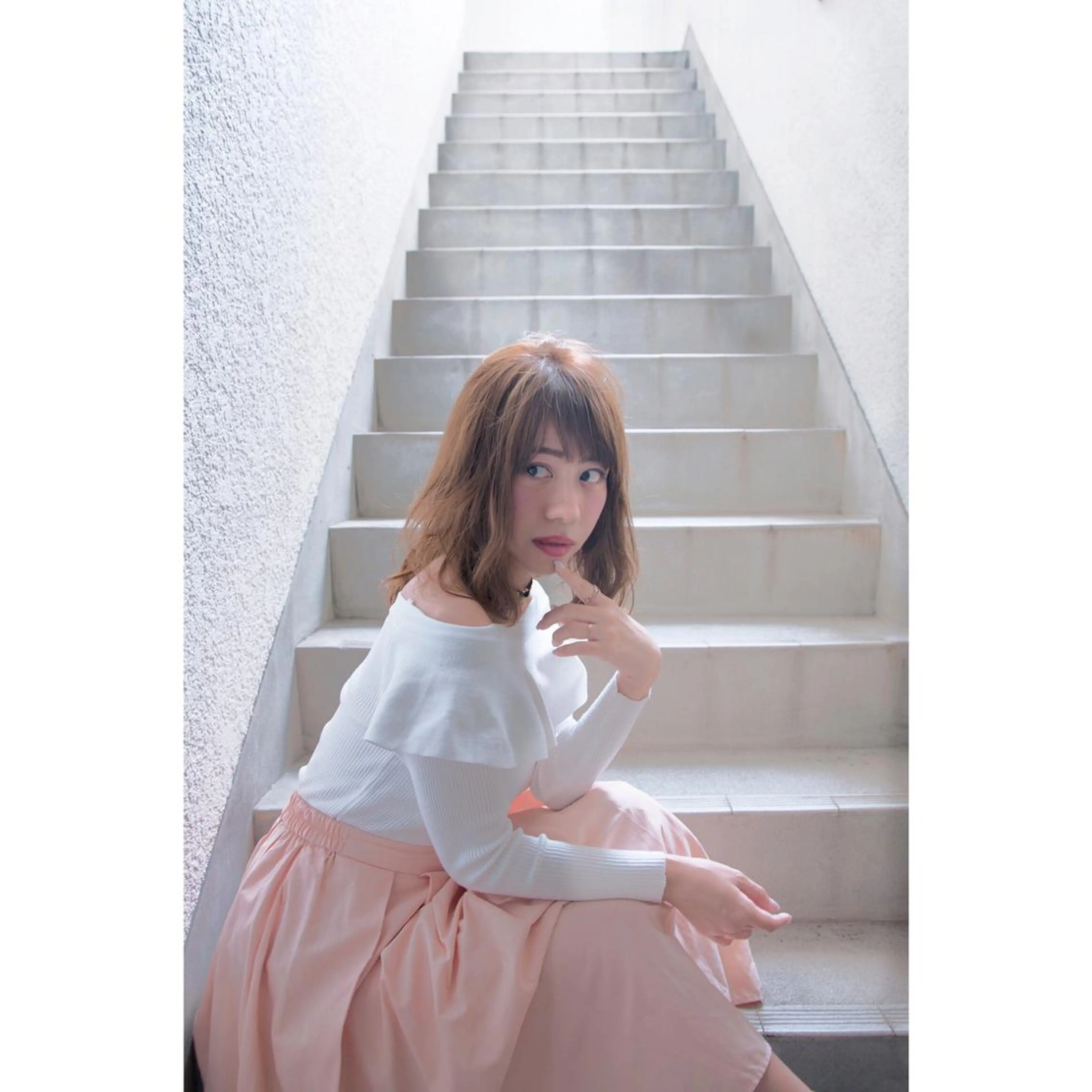 ミディアム 樽見 怜のヘアスタイル